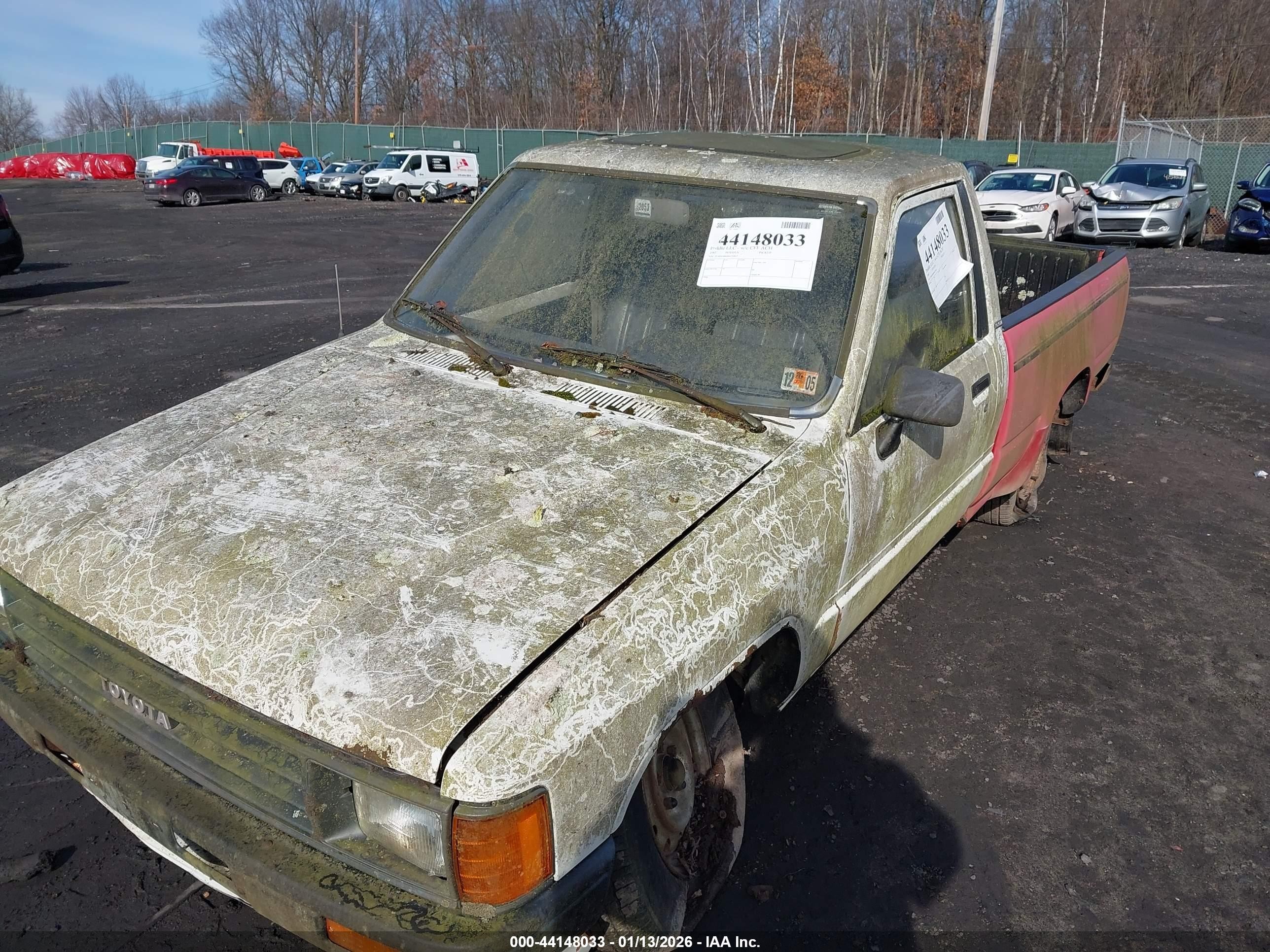1987 Toyota Pickup 1/2 Ton Rn50 White vin: JT4RN50R4H0272812
