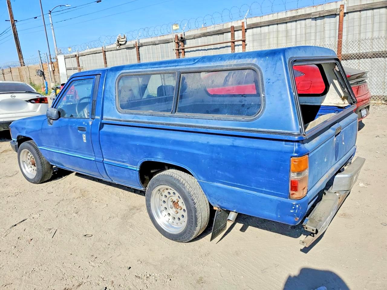 1987 Toyota Pickup Base Blue vin: JT4RN50R6H5108688