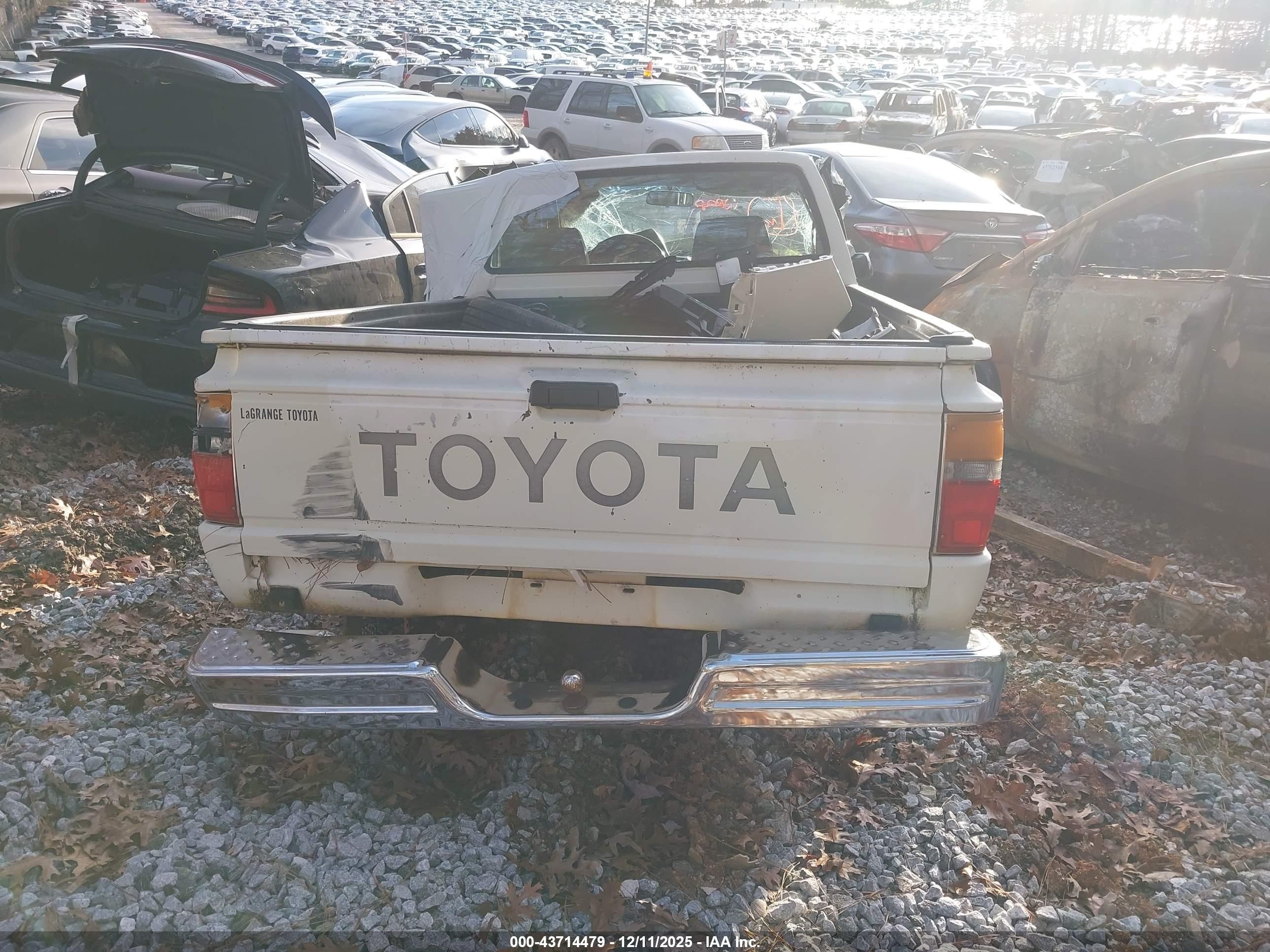 1987 Toyota Pickup 1/2 Ton Rn50 Белый vin: JT4RN50R8H0242051