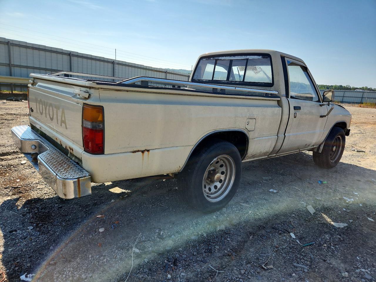 1986 Toyota Pickup 1/2 Ton Rn50 Бежевый vin: JT4RN50R9G0128056