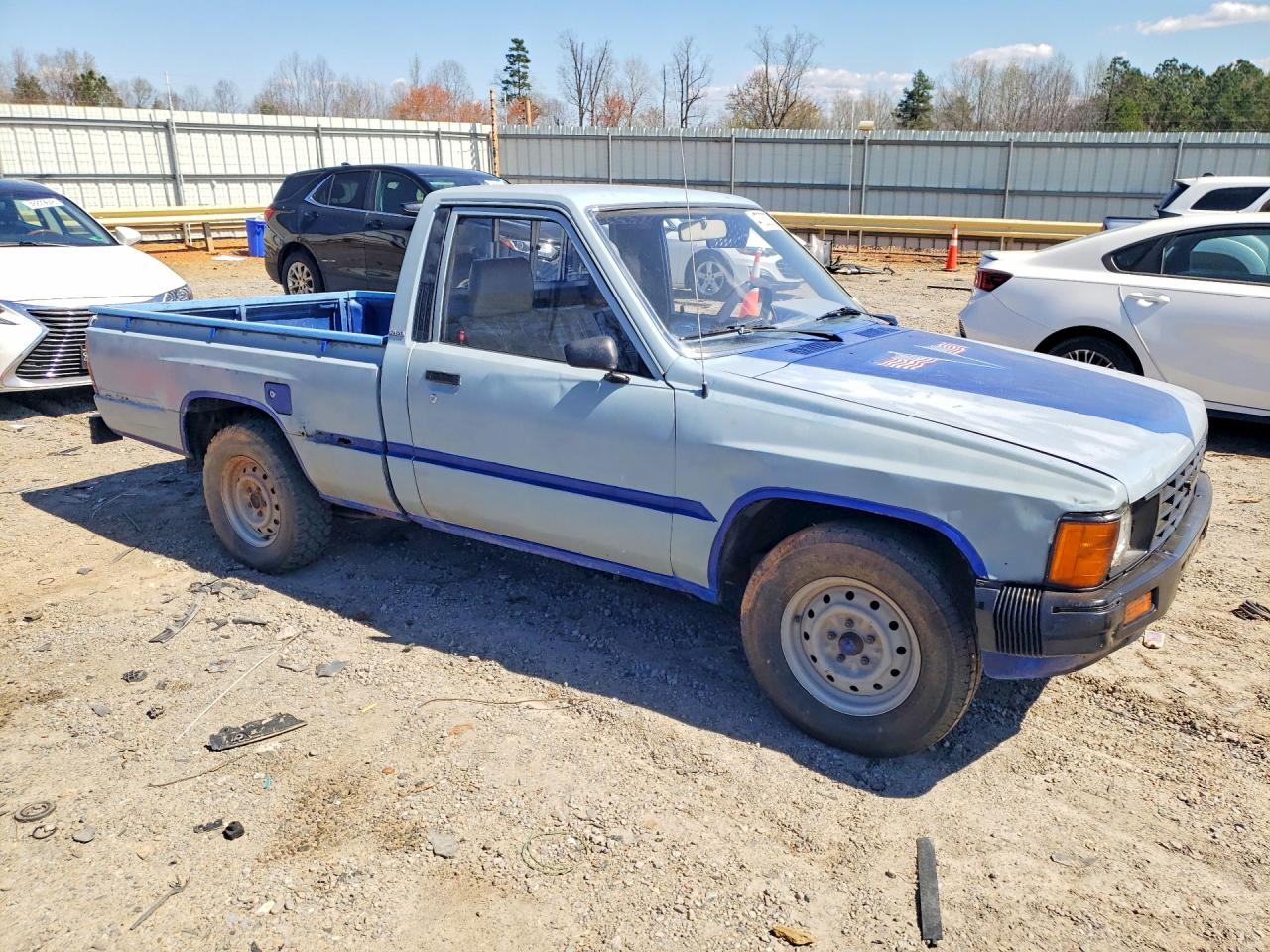 1984 Toyota Pickup Base Blue vin: JT4RN50RXE0007758