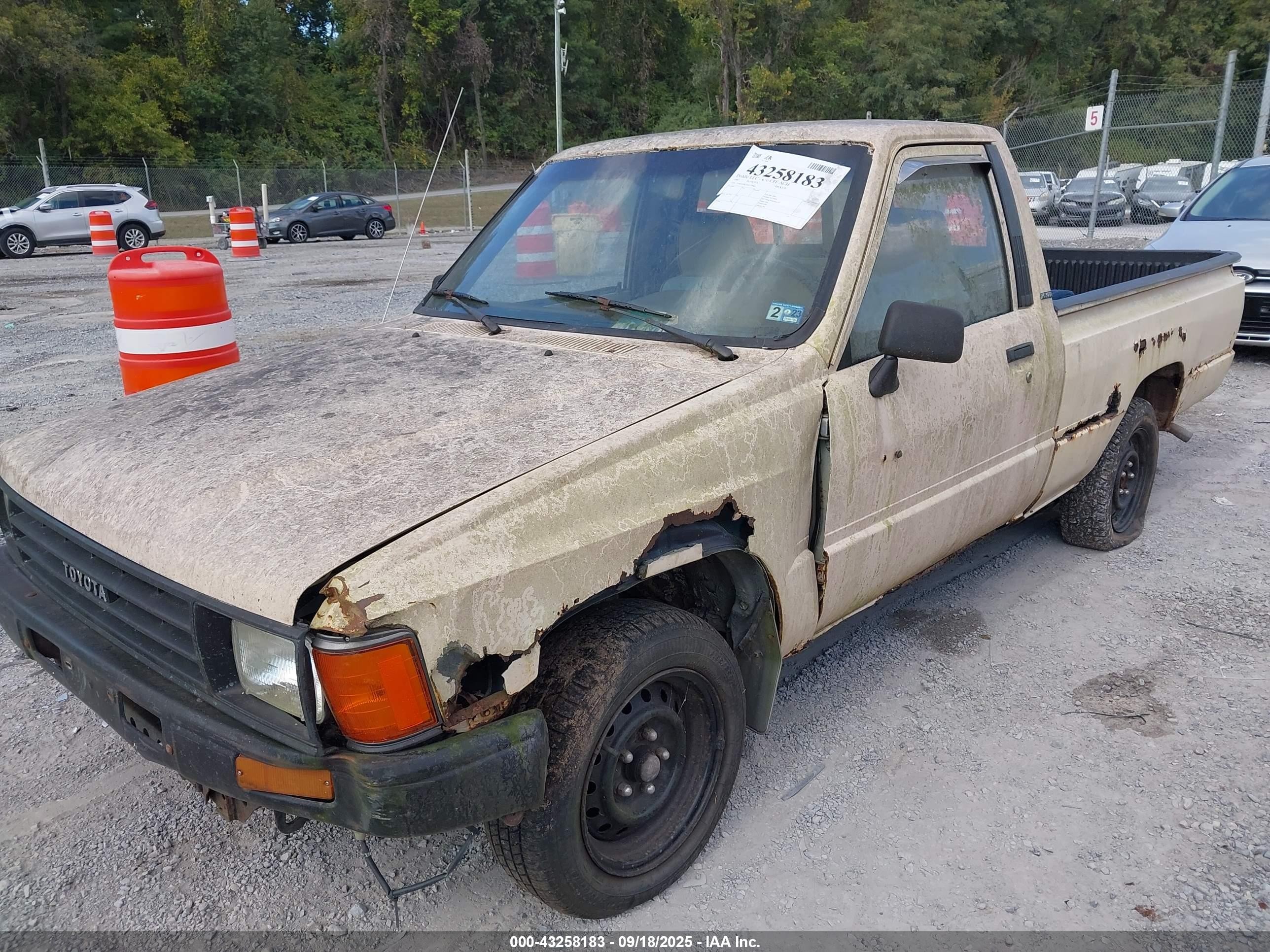 1987 Toyota Pickup 1/2 Ton Rn50 White vin: JT4RN50RXH0279960
