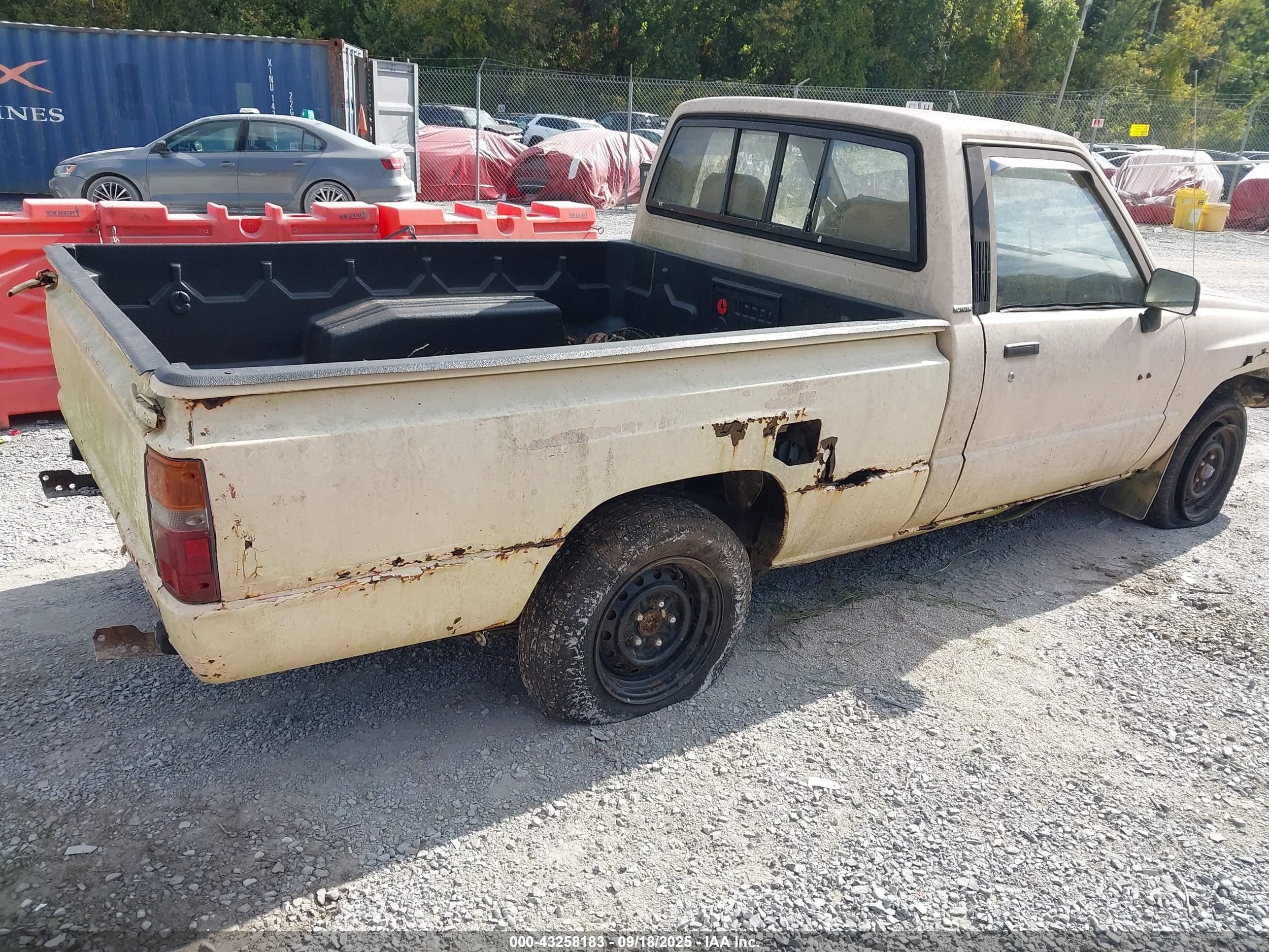 1987 Toyota Pickup 1/2 Ton Rn50 White vin: JT4RN50RXH0279960