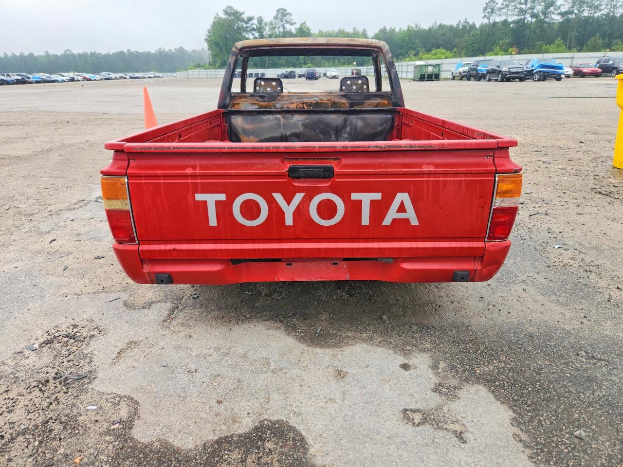 1987 Toyota Pickup Base Red vin: JT4RN50RXH0292255