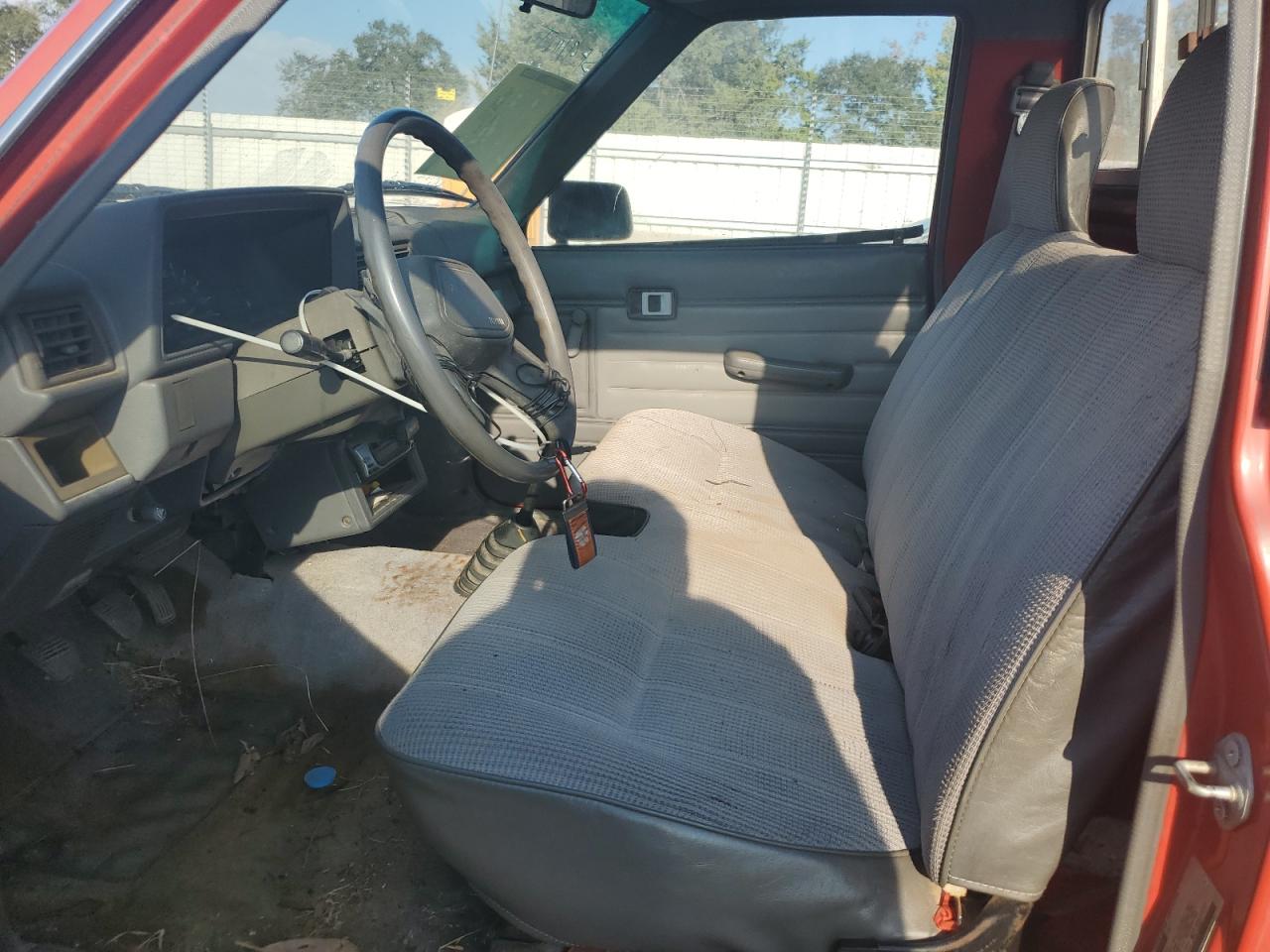 1987 Toyota Pickup 1/2 Ton Rn50 Red vin: JT4RN50RXH0301116