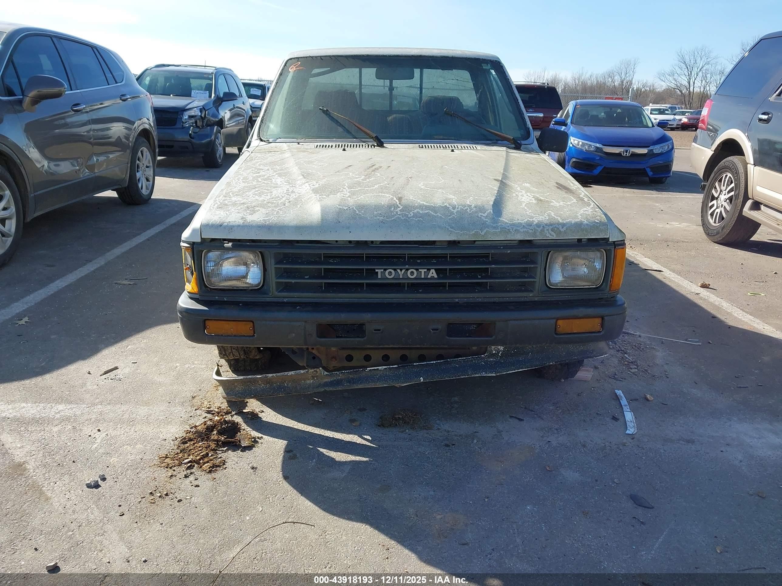 1987 Toyota Pickup 1/2 Ton Rn50 Cream vin: JT4RN50RXH0301701