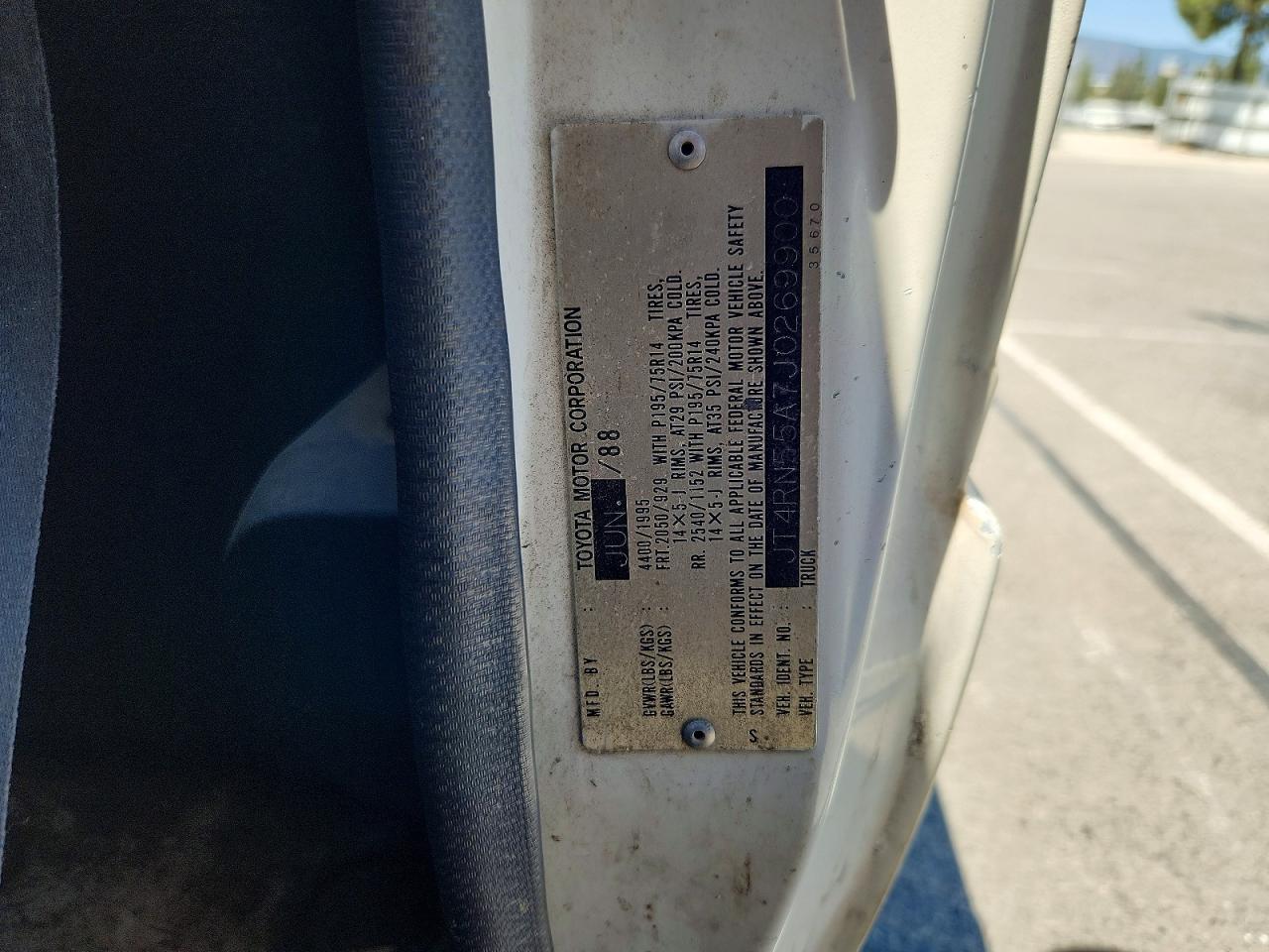 1988 Toyota Pickup 1/2 Ton Rn55 Белый vin: JT4RN55A7J0269900