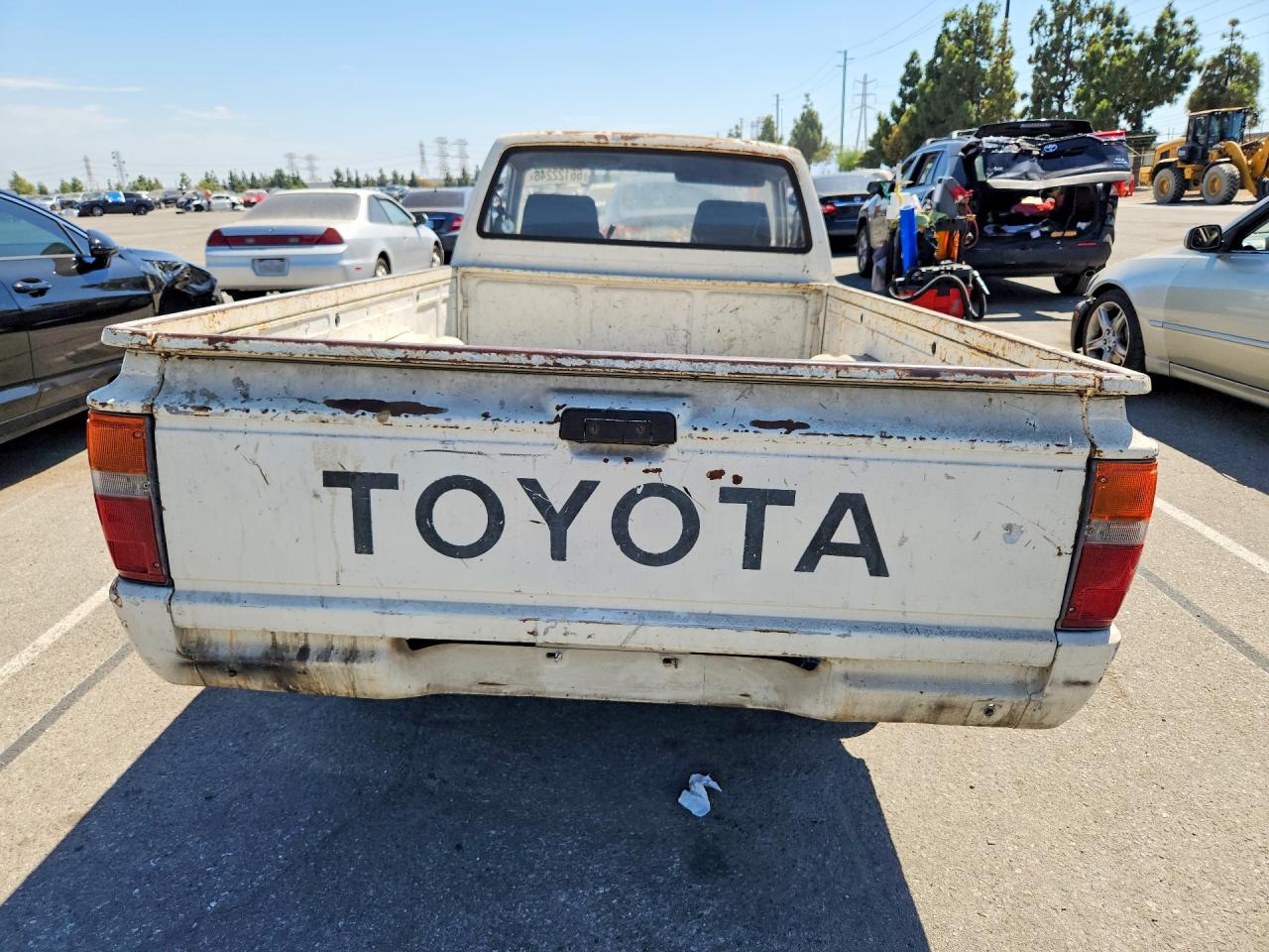 1988 Toyota Pickup 1/2 Ton Rn55 Белый vin: JT4RN55A7J0269900