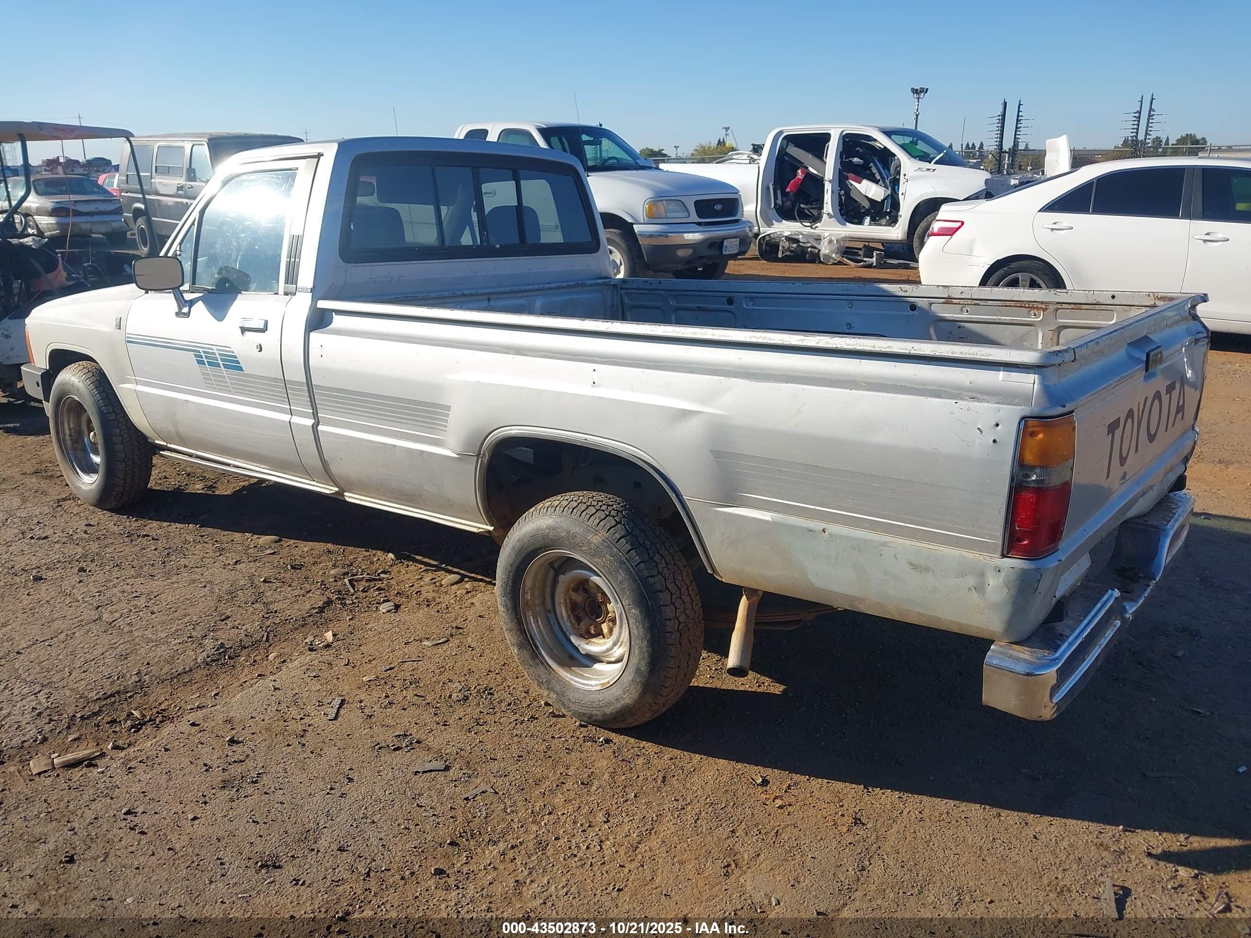 1986 Toyota Pickup 1/2 Ton Rn55 Dlx Серебряный vin: JT4RN55D3G0230093