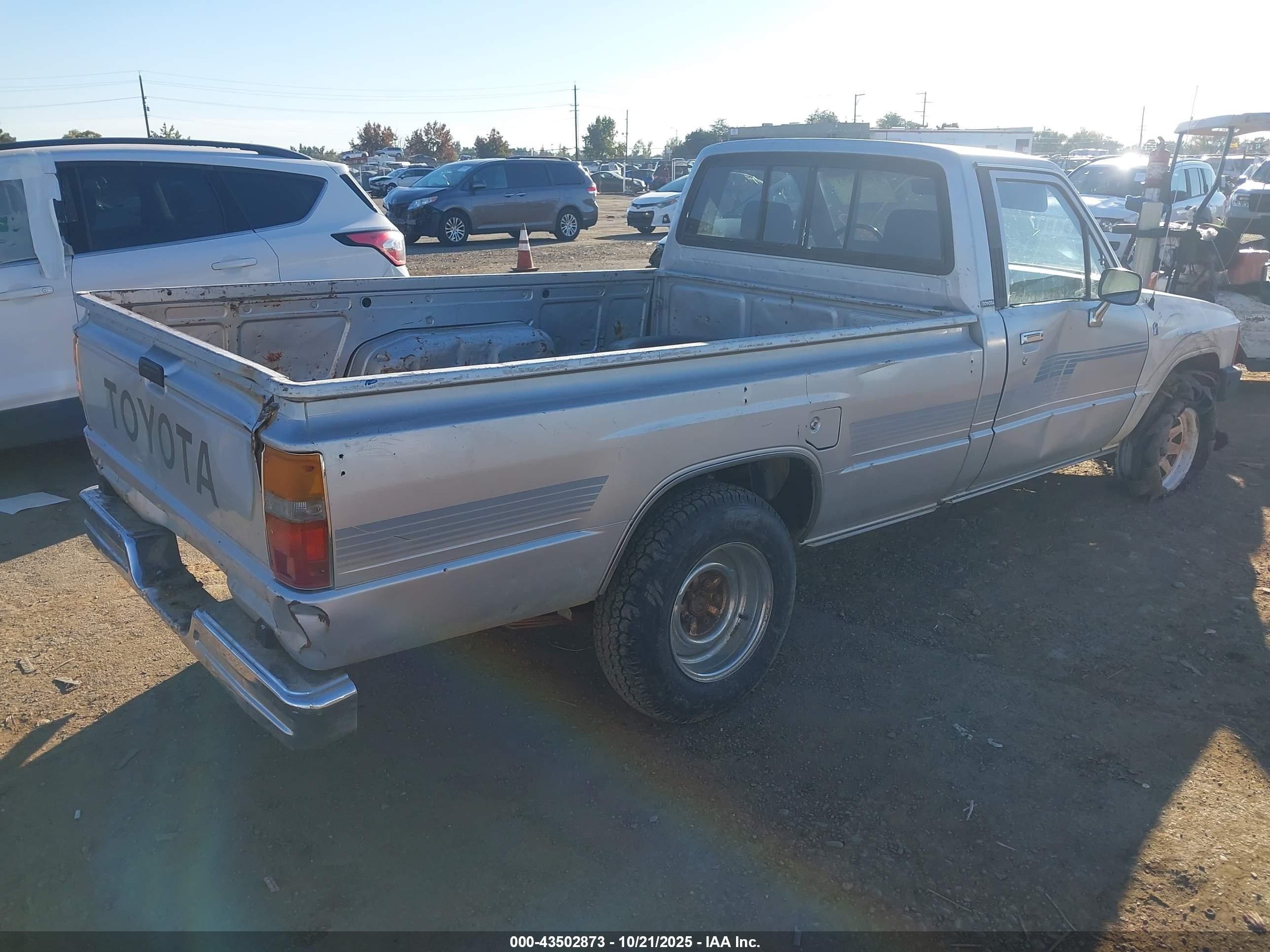 1986 Toyota Pickup 1/2 Ton Rn55 Dlx Серебряный vin: JT4RN55D3G0230093