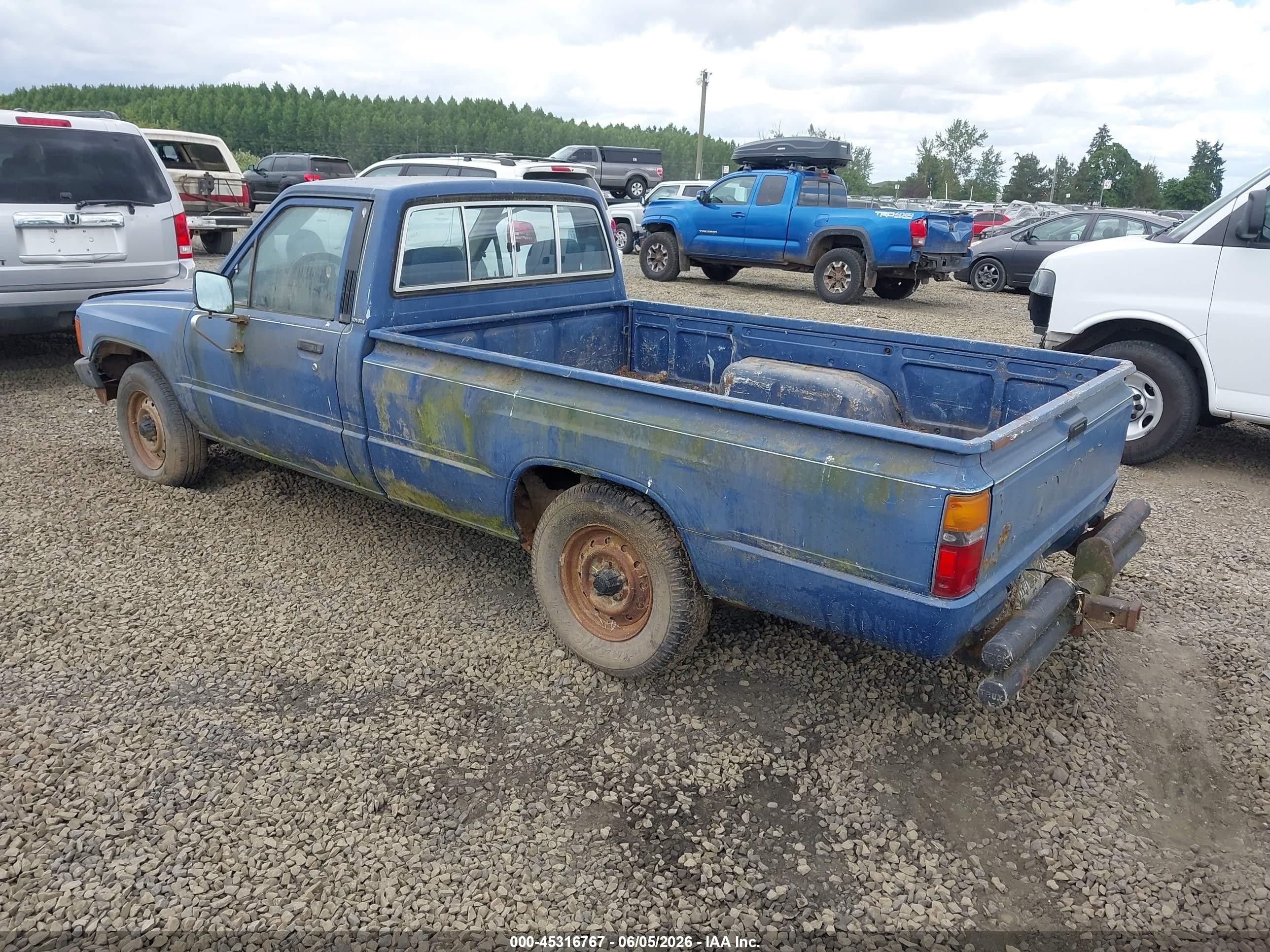 1985 Toyota Pickup 1/2 Ton Rn55 Dlx Blue vin: JT4RN55D9F0109650