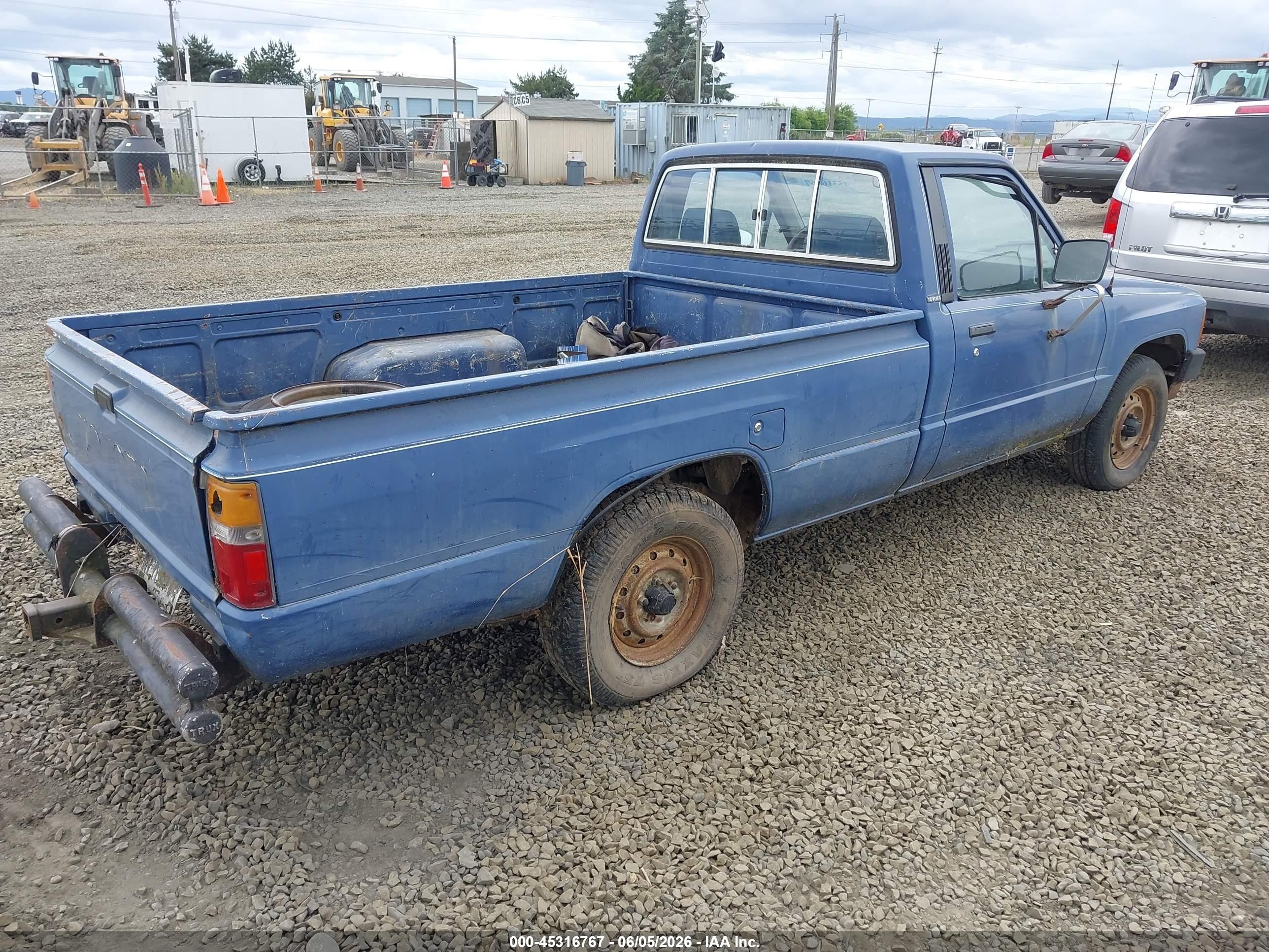 1985 Toyota Pickup 1/2 Ton Rn55 Dlx Blue vin: JT4RN55D9F0109650