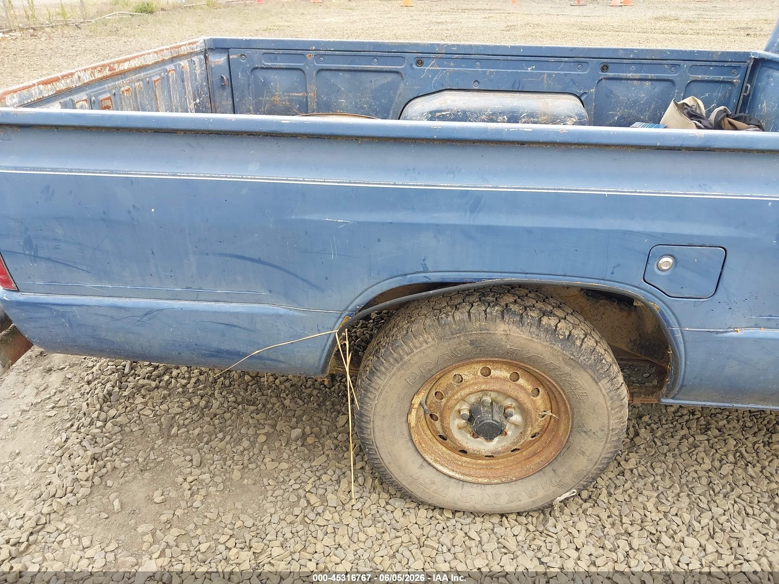 1985 Toyota Pickup 1/2 Ton Rn55 Dlx Blue vin: JT4RN55D9F0109650