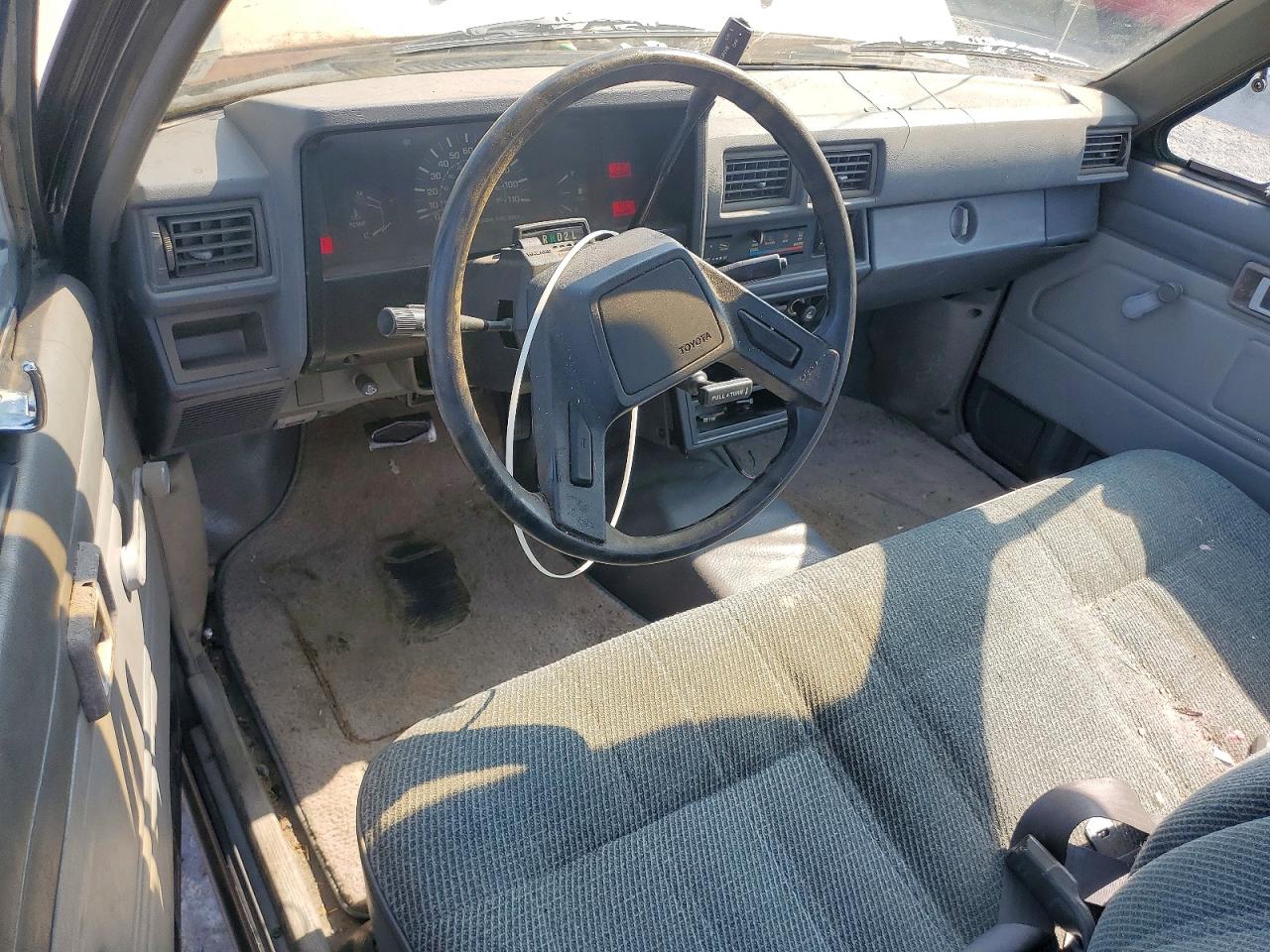 1986 Toyota Pickup 1/2 Ton Rn55 Dlx Gray vin: JT4RN55DXG0200749
