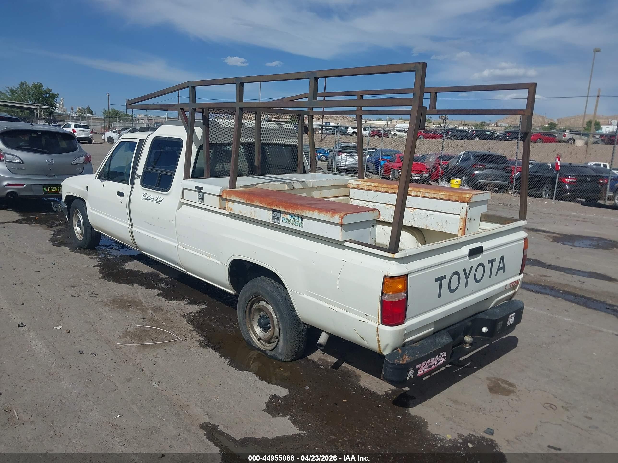 1987 Toyota Pickup 1 Ton Long Bed Rn55 White vin: JT4RN55E3H0237264