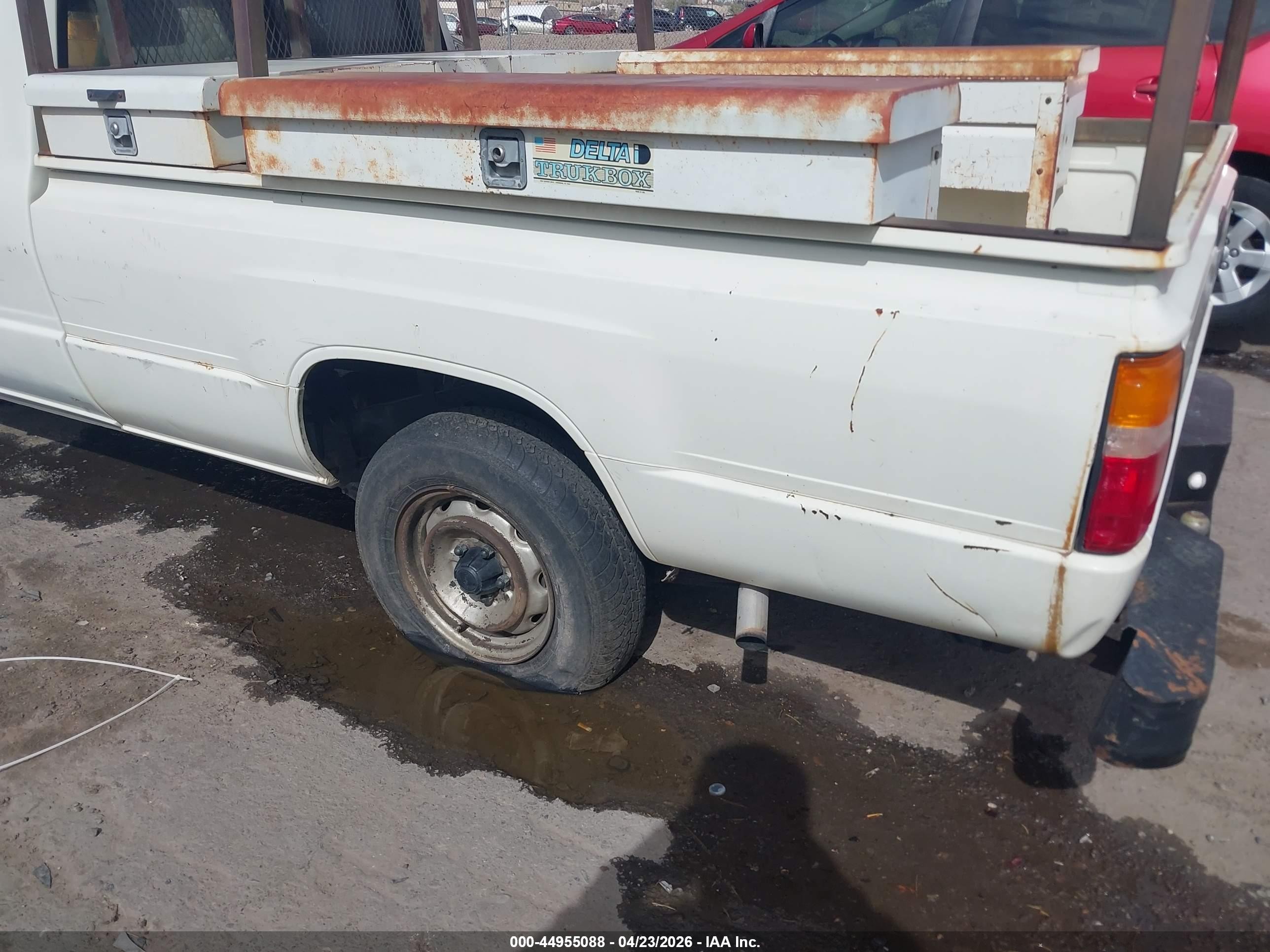 1987 Toyota Pickup 1 Ton Long Bed Rn55 White vin: JT4RN55E3H0237264