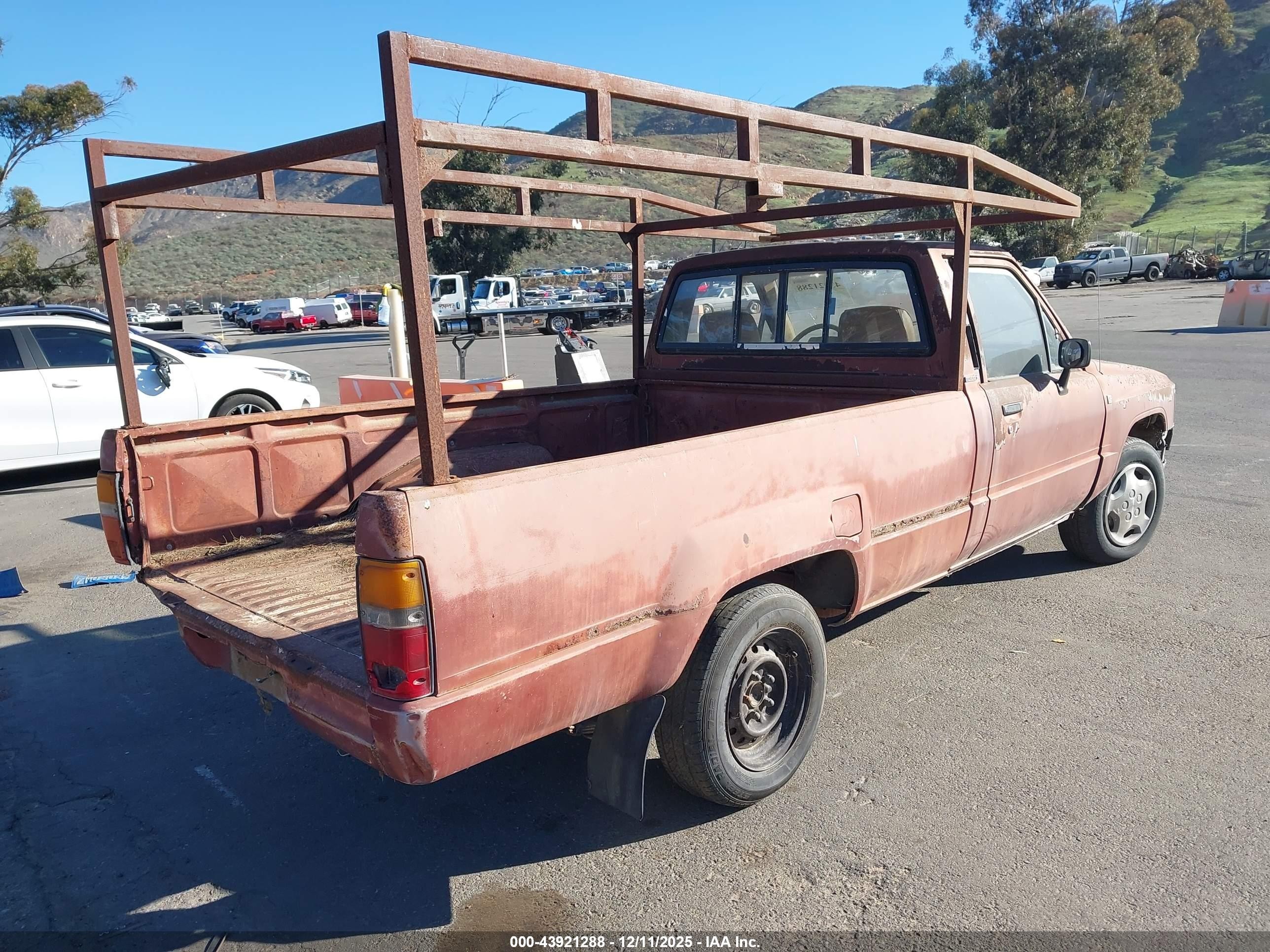 1984 Toyota Pickup 3/4 Ton Long Bed Rn55 Brown vin: JT4RN55E6E0065579