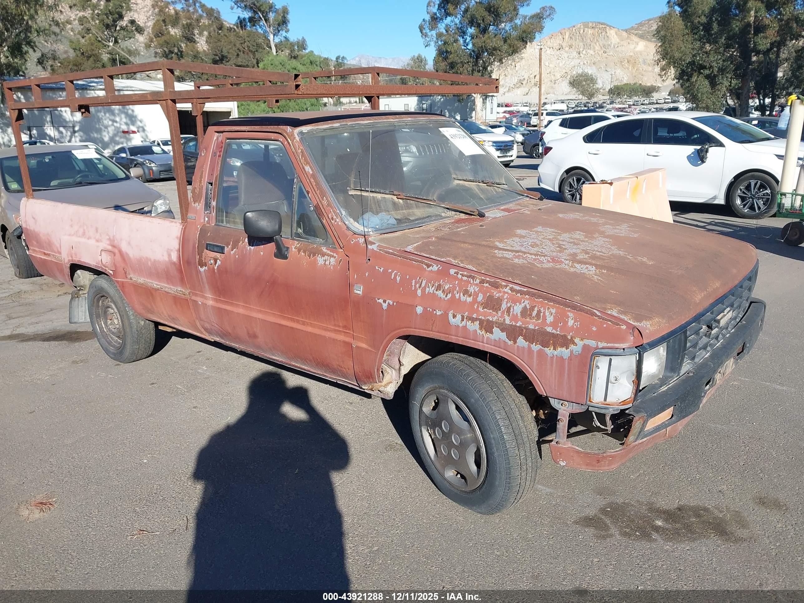 1984 Toyota Pickup 3/4 Ton Long Bed Rn55 Brown vin: JT4RN55E6E0065579