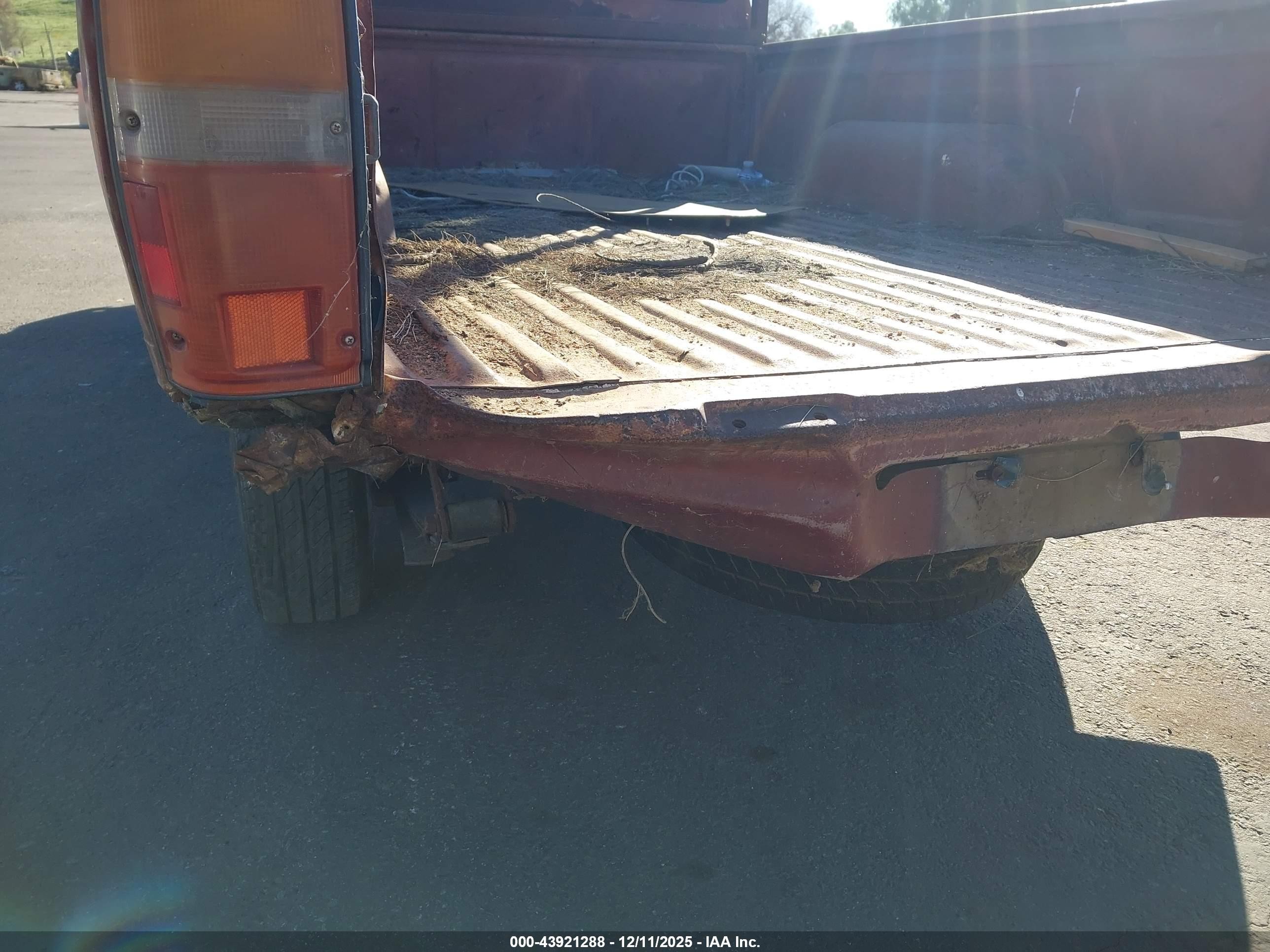 1984 Toyota Pickup 3/4 Ton Long Bed Rn55 Brown vin: JT4RN55E6E0065579