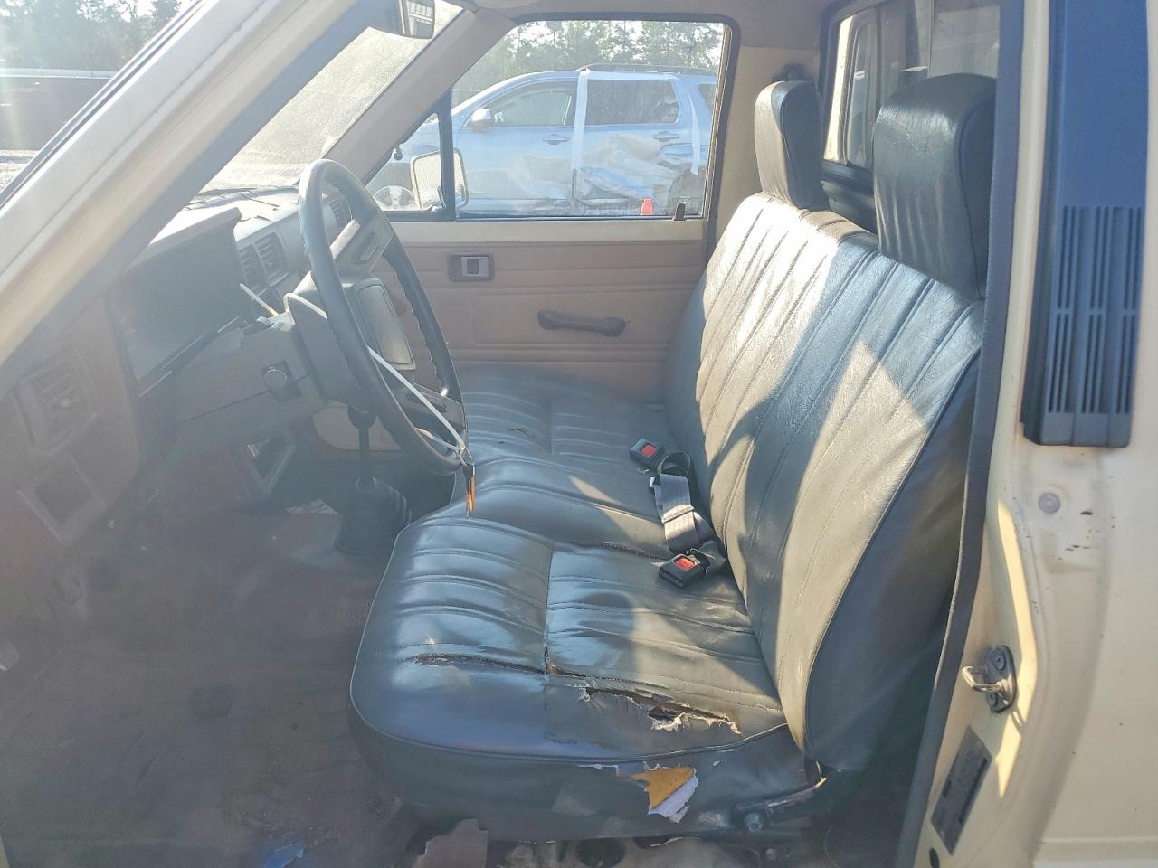 1985 Toyota 1 Ton Pick Yellow vin: JT4RN55E6F0110862