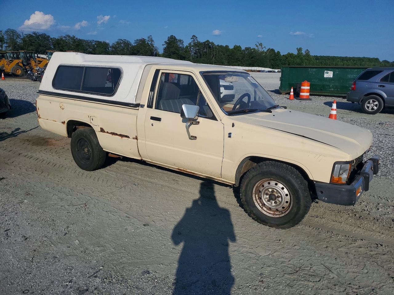 1985 Toyota 1 Ton Pick Yellow vin: JT4RN55E6F0110862