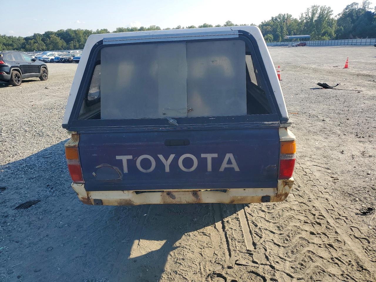 1985 Toyota 1 Ton Pick Yellow vin: JT4RN55E6F0110862