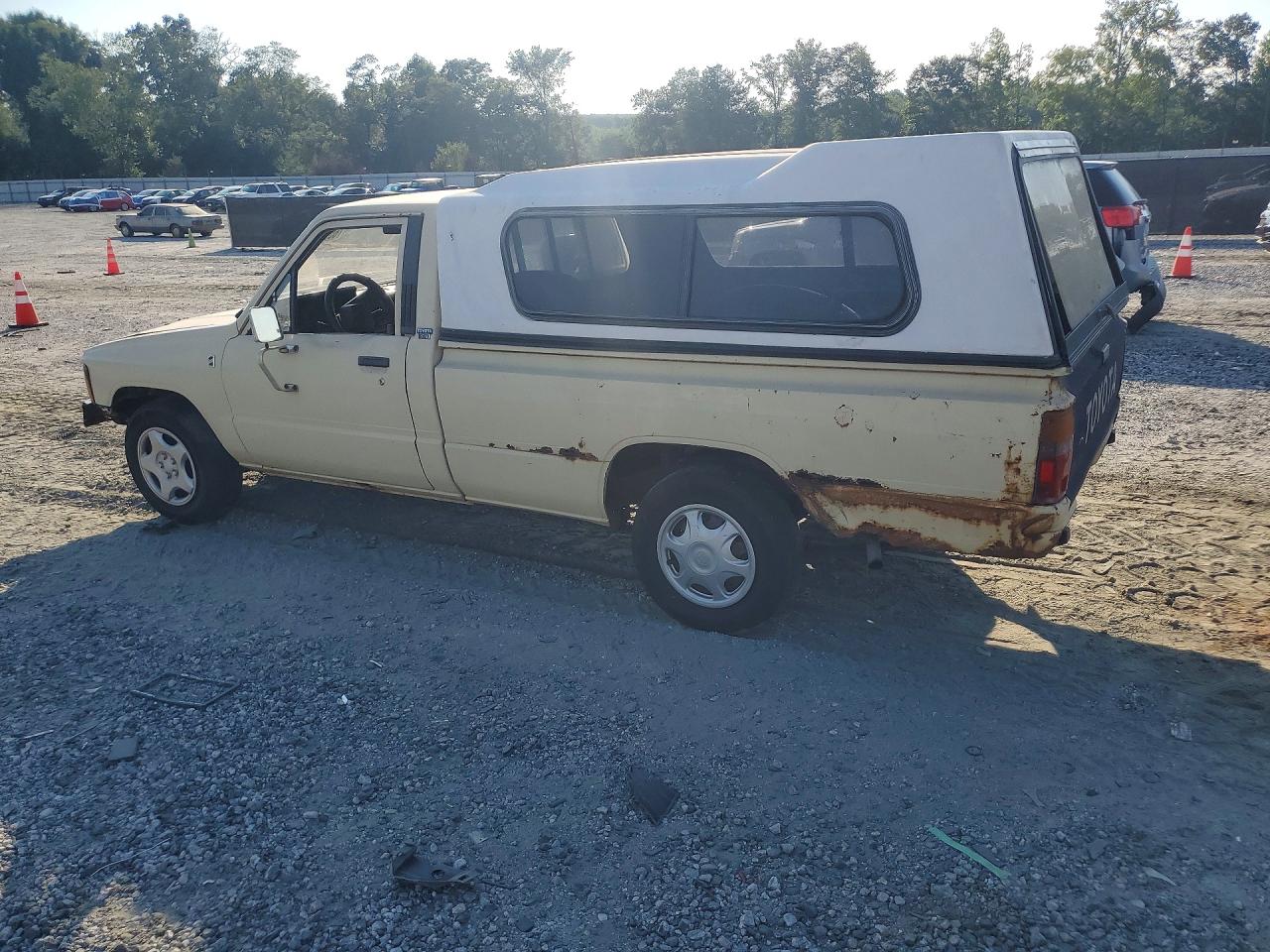 1985 Toyota 1 Ton Pick Yellow vin: JT4RN55E6F0110862