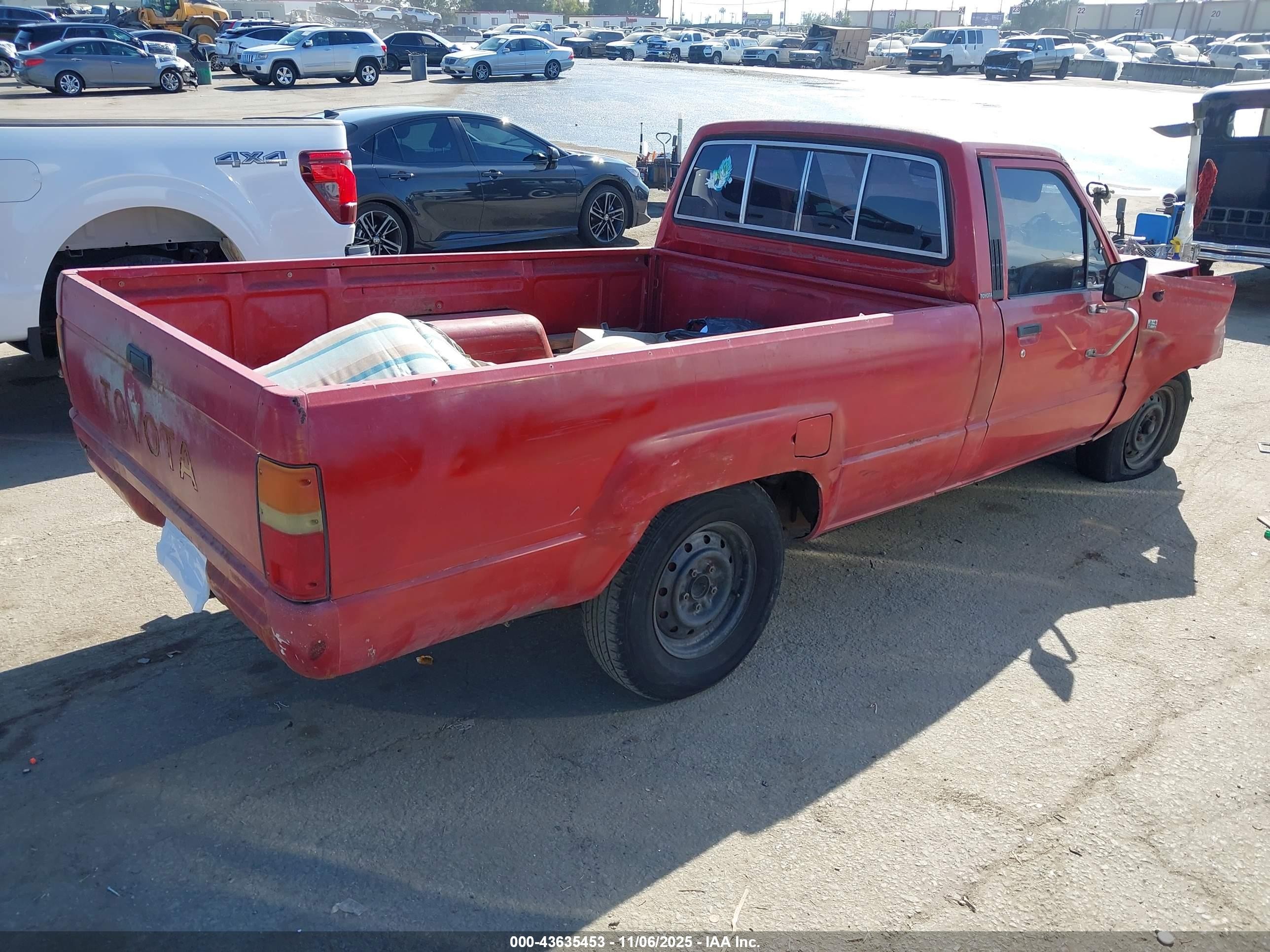 1984 Toyota Pickup 3/4 Ton Long Bed Rn55 Red vin: JT4RN55E8E0051523