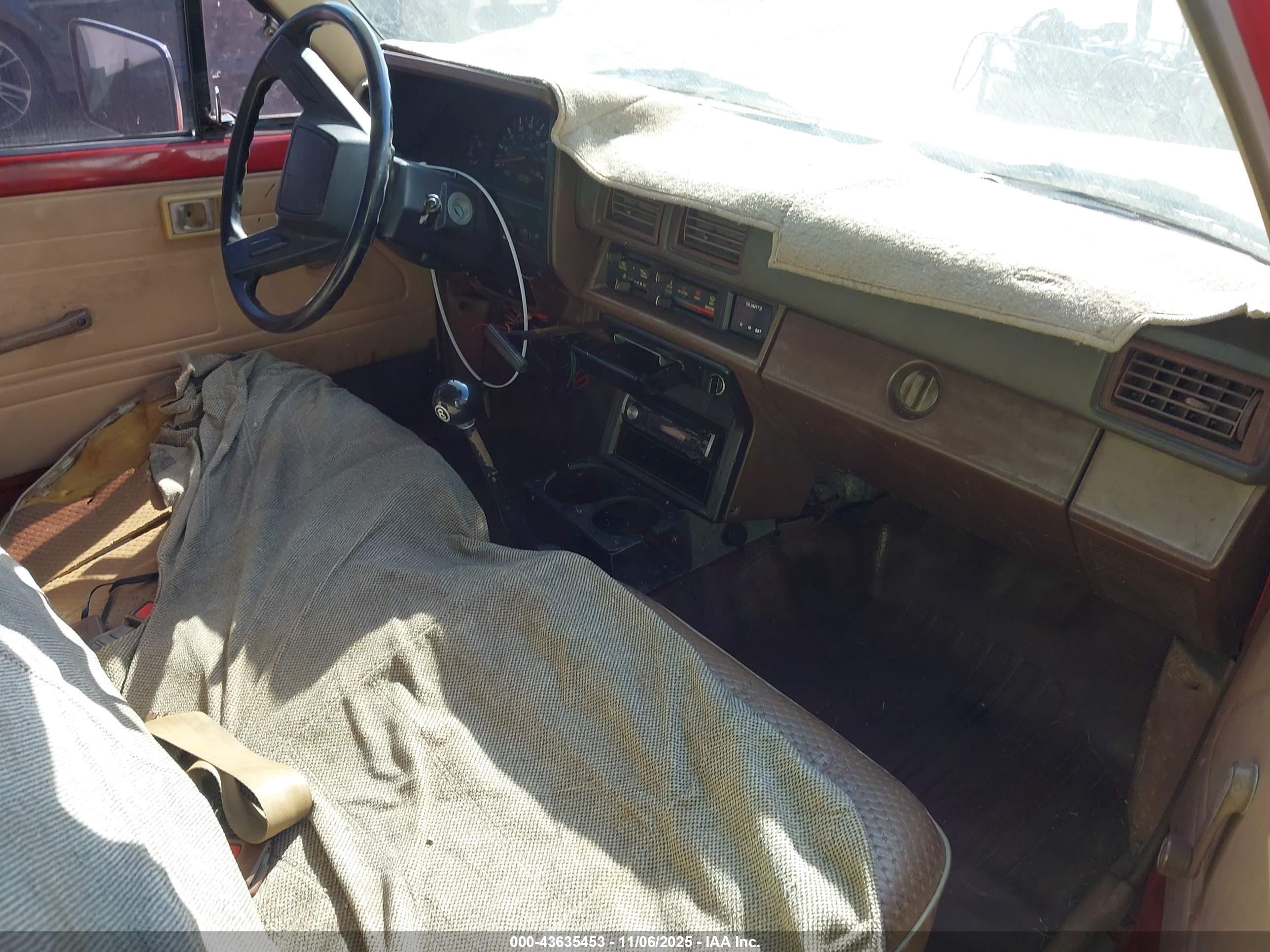 1984 Toyota Pickup 3/4 Ton Long Bed Rn55 Red vin: JT4RN55E8E0051523