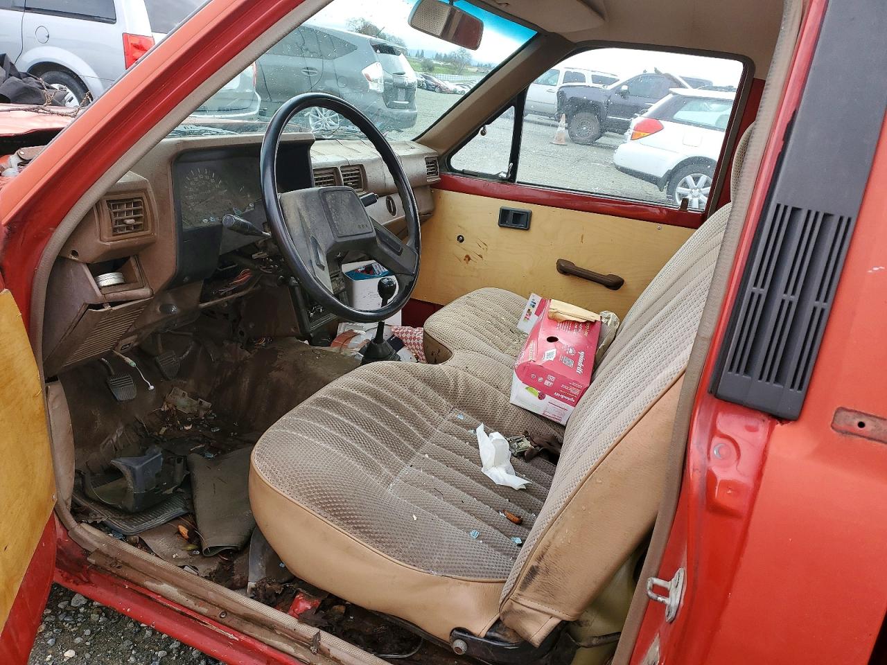 1986 Toyota Pickup 1/2 Ton Rn55 Red vin: JT4RN55RXG0223279