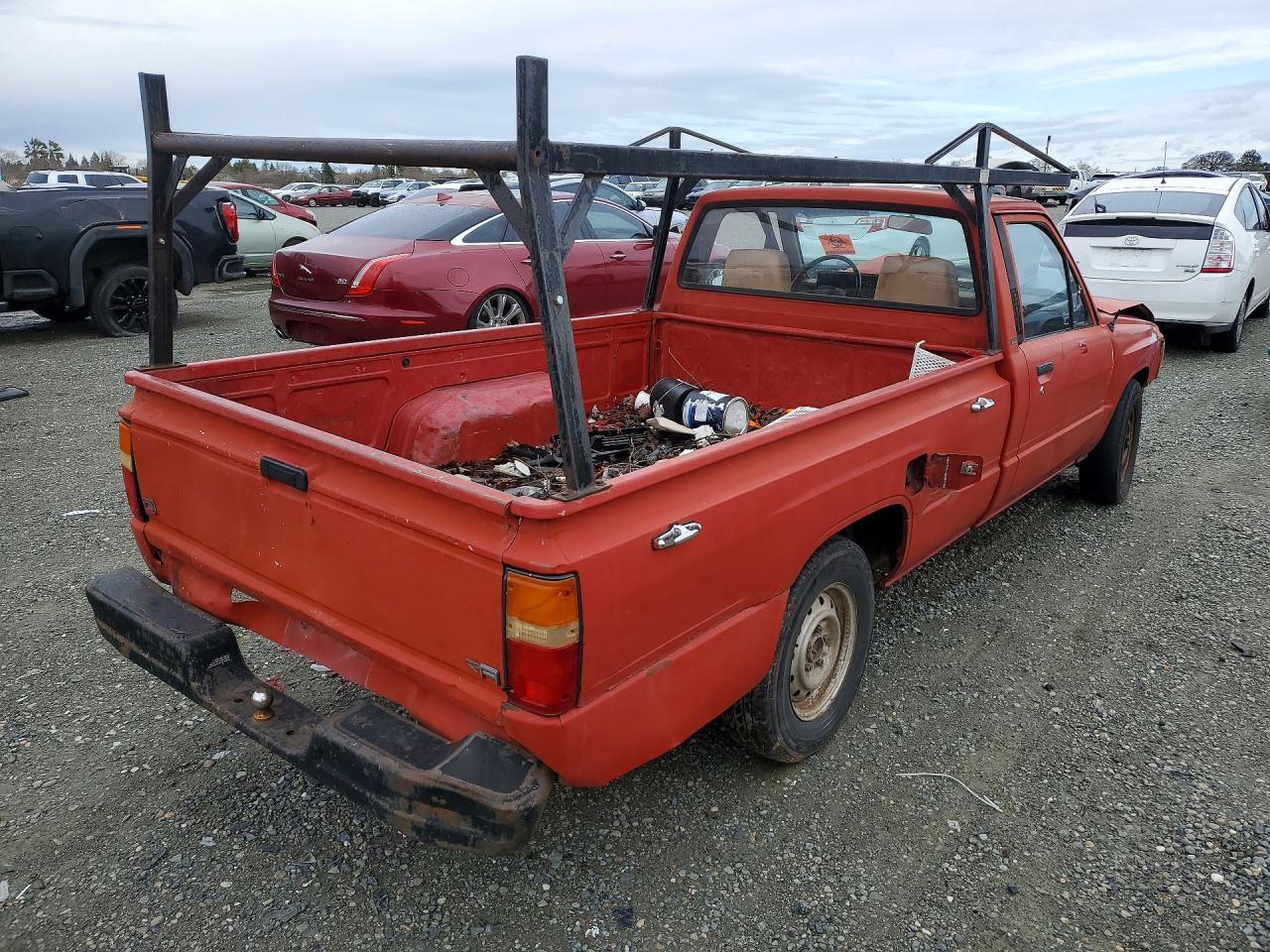 1986 Toyota Pickup 1/2 Ton Rn55 Red vin: JT4RN55RXG0223279