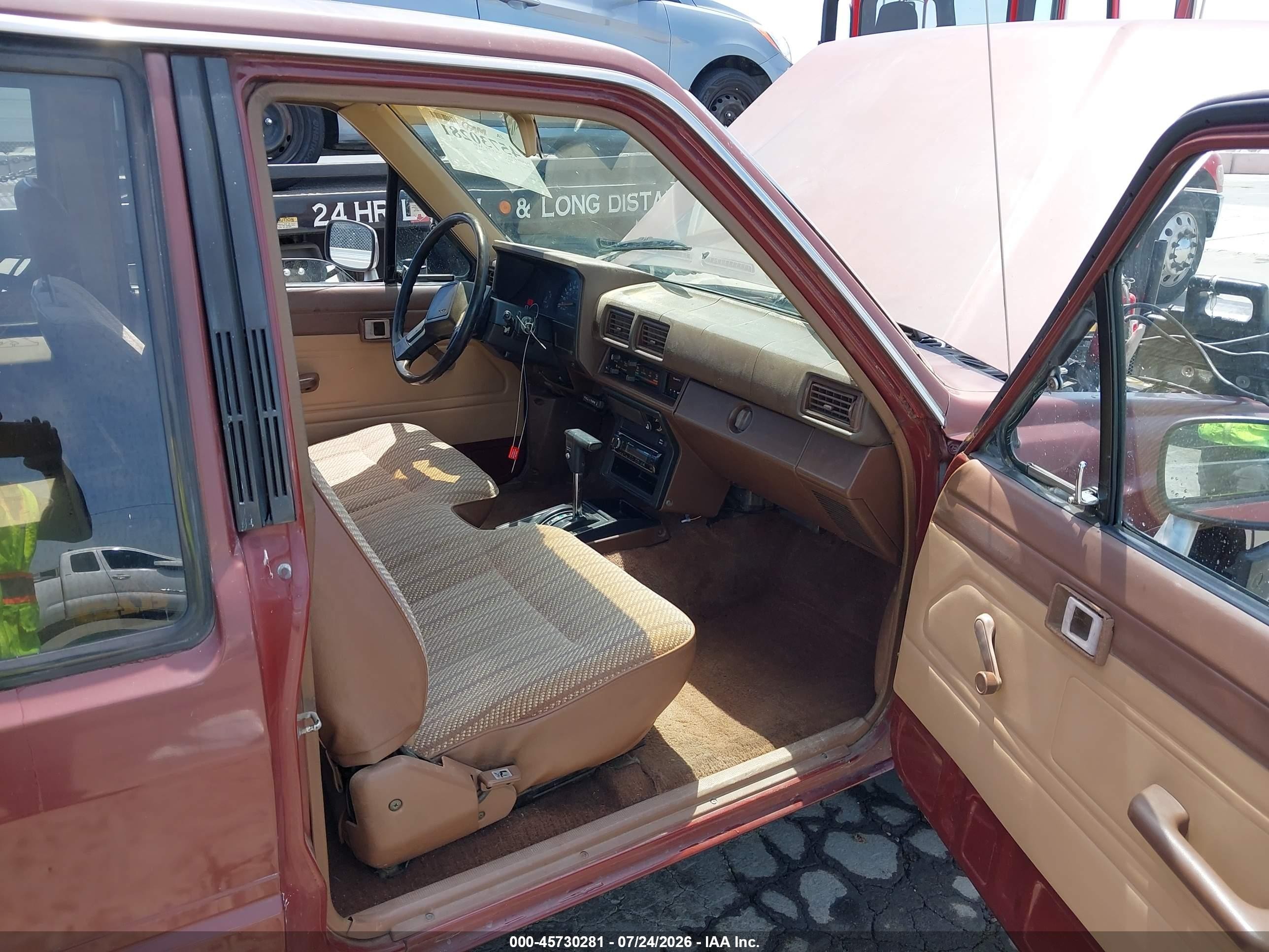 1985 Toyota Pickup Xtracab Rn56 Dlx Burgundy vin: JT4RN56D1F5047744