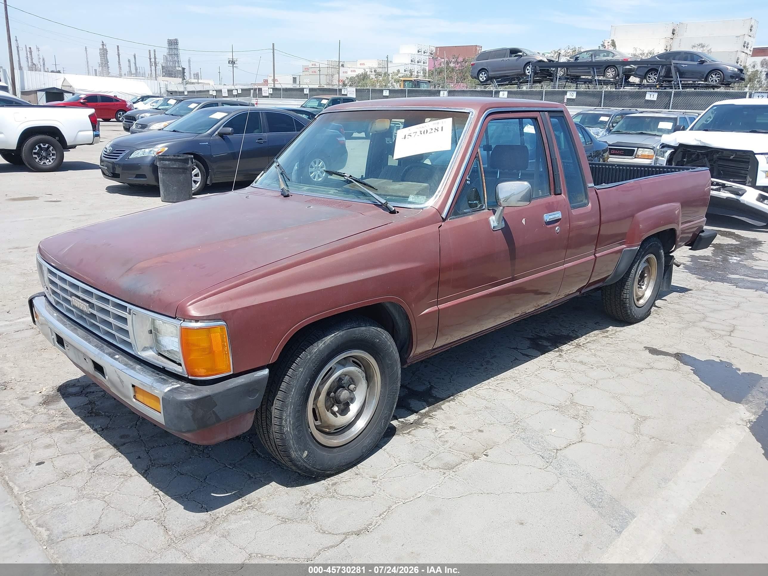 1985 Toyota Pickup Xtracab Rn56 Dlx Burgundy vin: JT4RN56D1F5047744