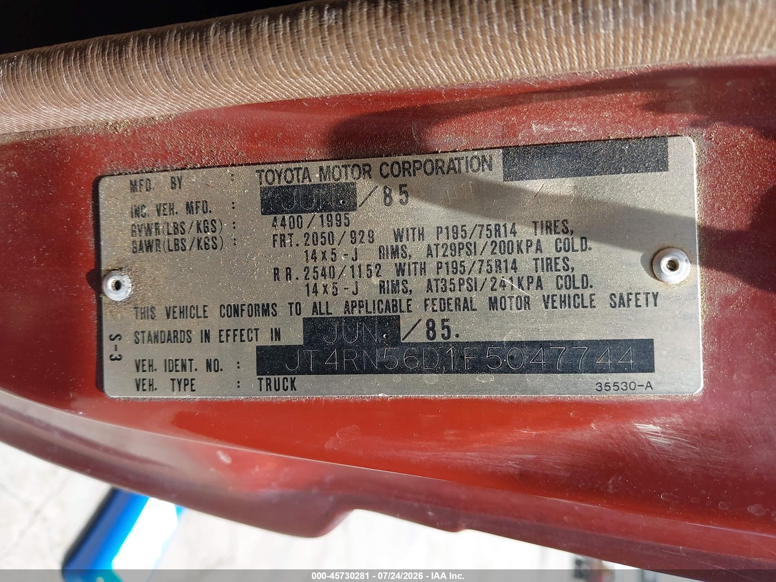1985 Toyota Pickup Xtracab Rn56 Dlx Burgundy vin: JT4RN56D1F5047744