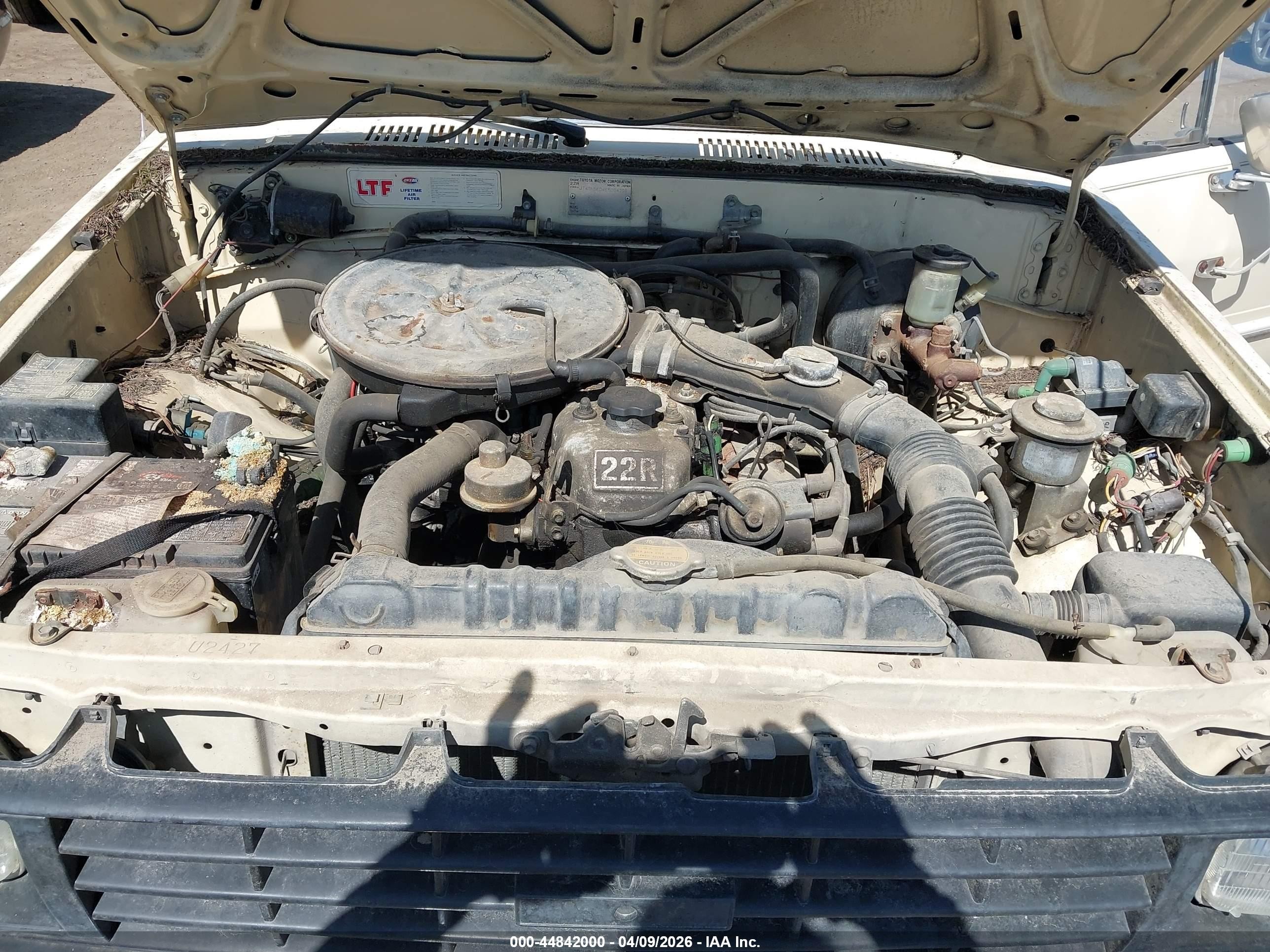 1984 Toyota Pickup Xtracab Rn56 Dlx Cream vin: JT4RN56D4E5004398