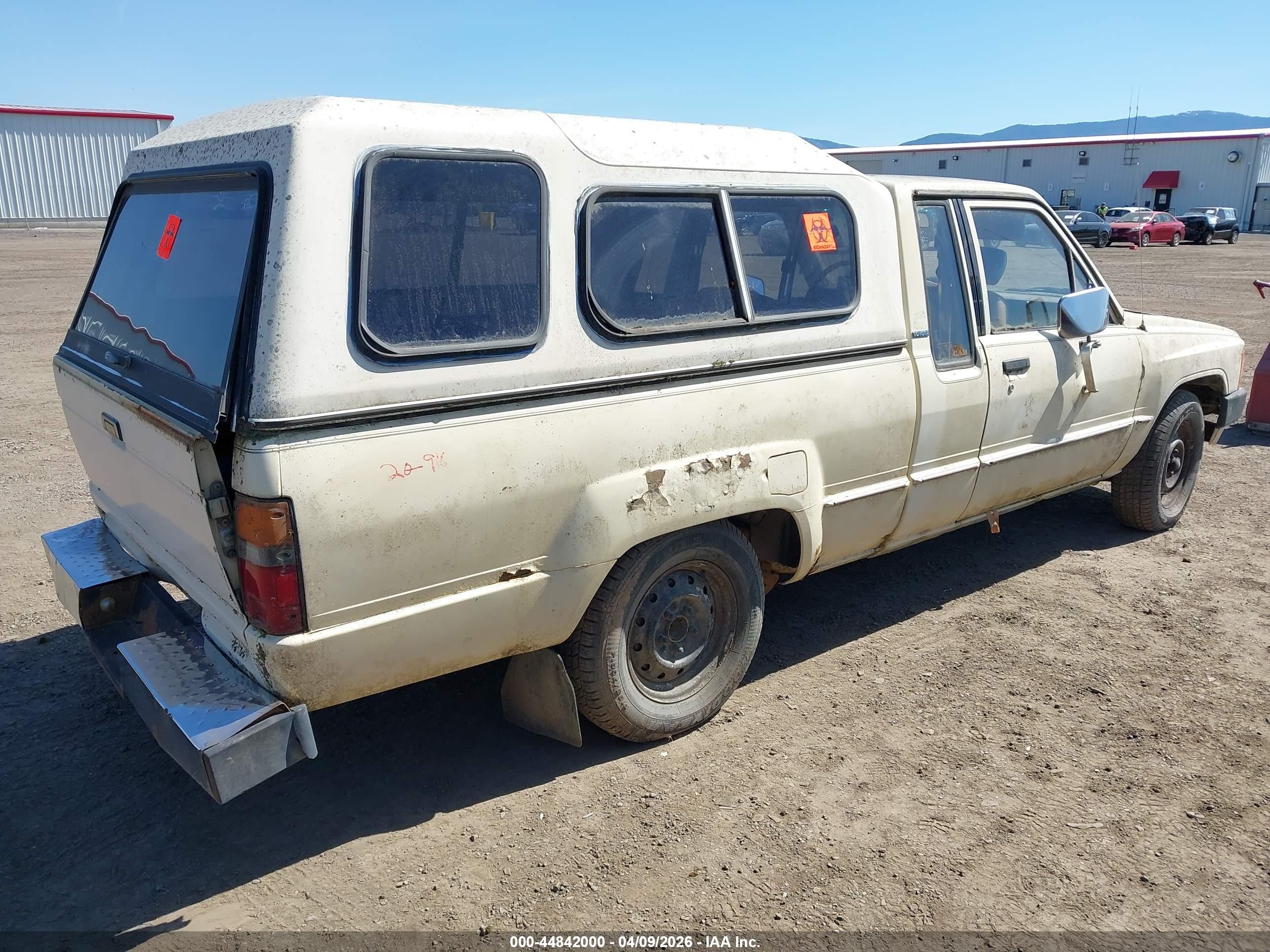 1984 Toyota Pickup Xtracab Rn56 Dlx Cream vin: JT4RN56D4E5004398