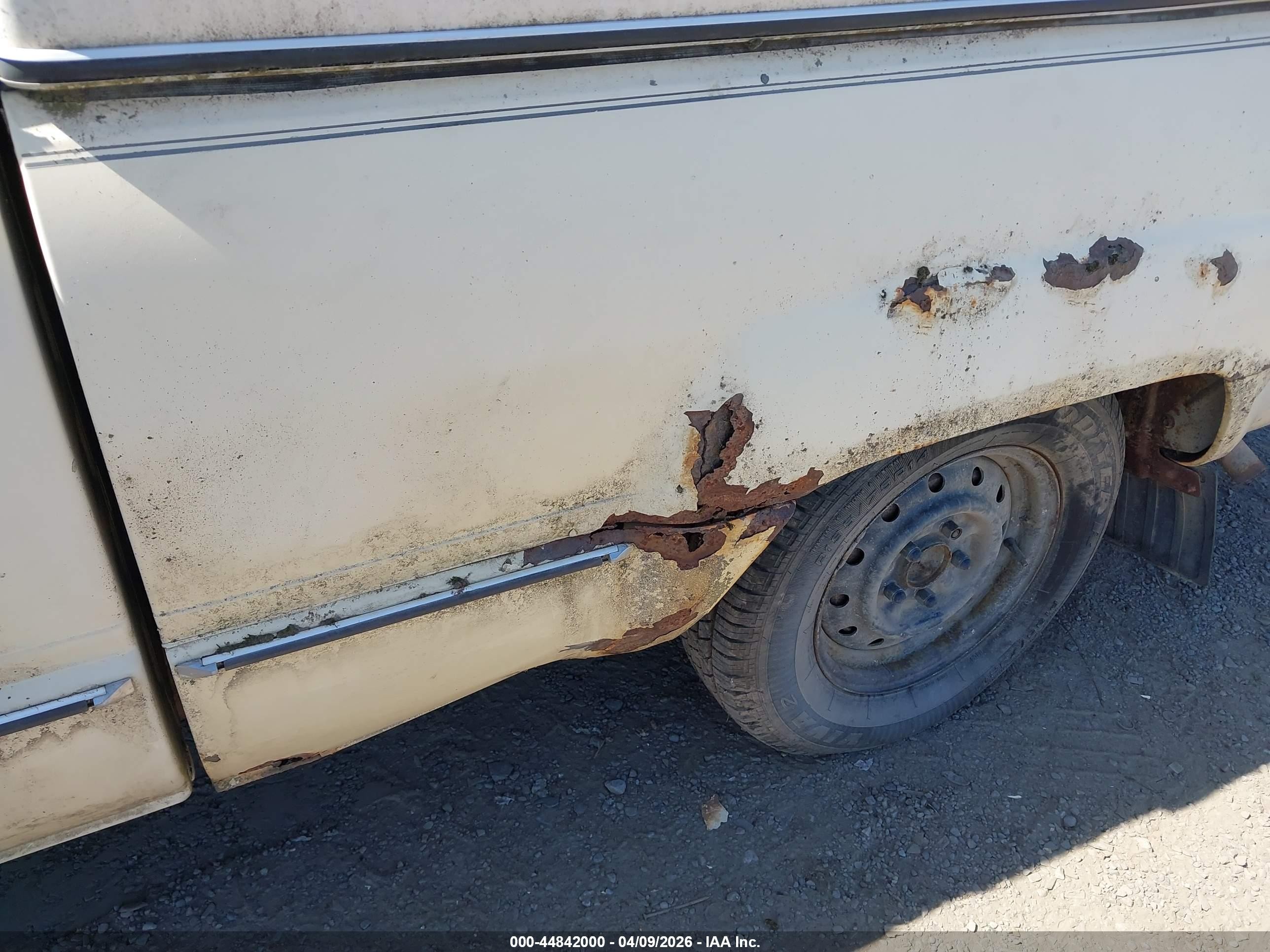 1984 Toyota Pickup Xtracab Rn56 Dlx Cream vin: JT4RN56D4E5004398