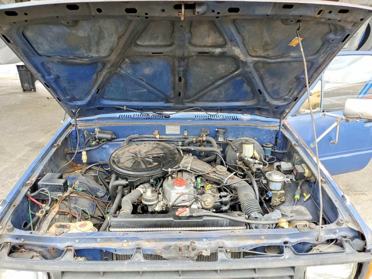 1984 Toyota Pickup Xtracab Rn56 Dlx Blue vin: JT4RN56D5E5009660
