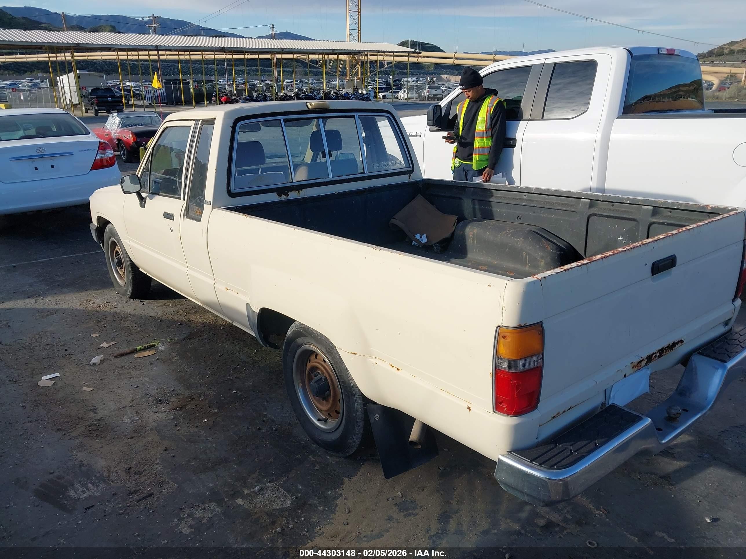 1984 Toyota Pickup Xtracab Rn56 Dlx White vin: JT4RN56D6E5014933