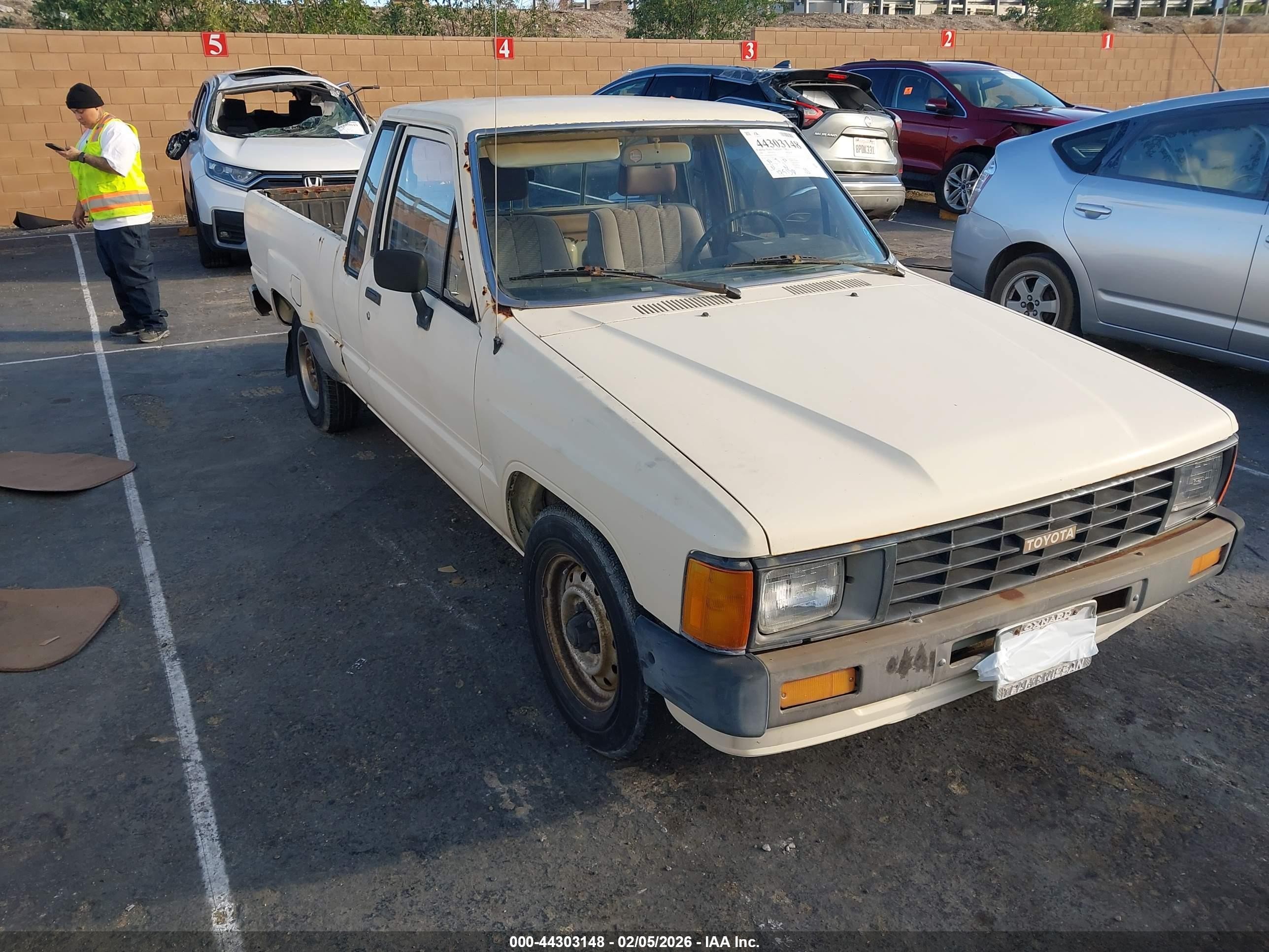 1984 Toyota Pickup Xtracab Rn56 Dlx White vin: JT4RN56D6E5014933