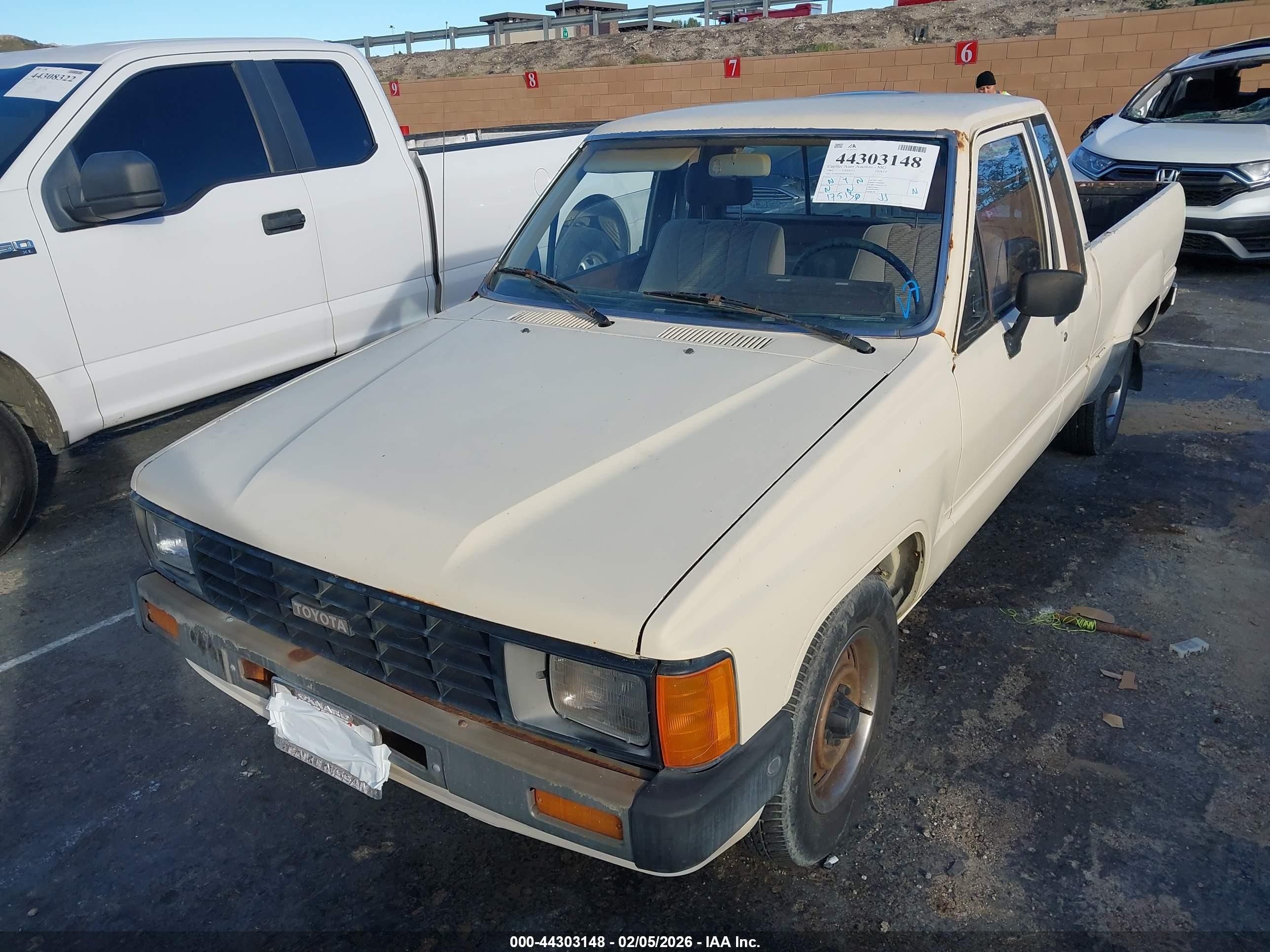 1984 Toyota Pickup Xtracab Rn56 Dlx White vin: JT4RN56D6E5014933
