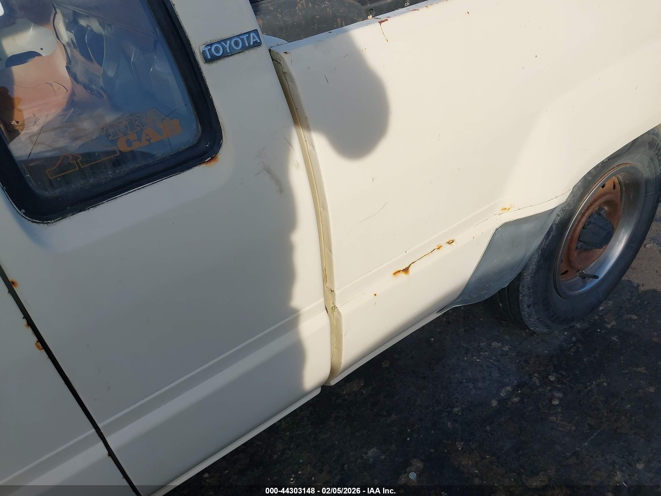 1984 Toyota Pickup Xtracab Rn56 Dlx White vin: JT4RN56D6E5014933