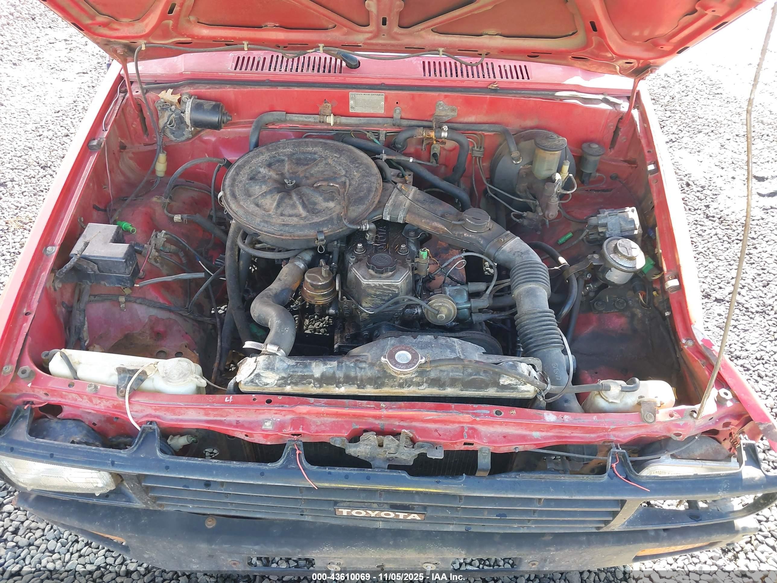 1984 Toyota Pickup Xtracab Rn56 Dlx Red vin: JT4RN56D8E0008046