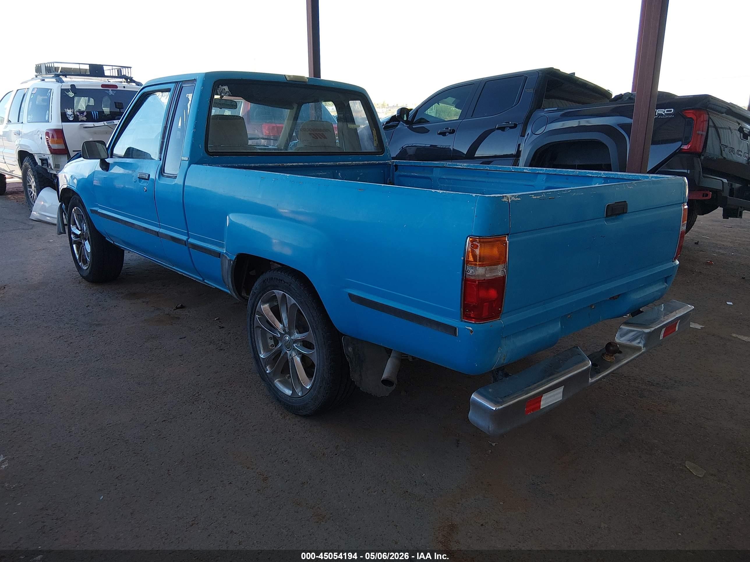 1985 Toyota Pickup Xtracab Rn56 Dlx Blue vin: JT4RN56DXF0113558