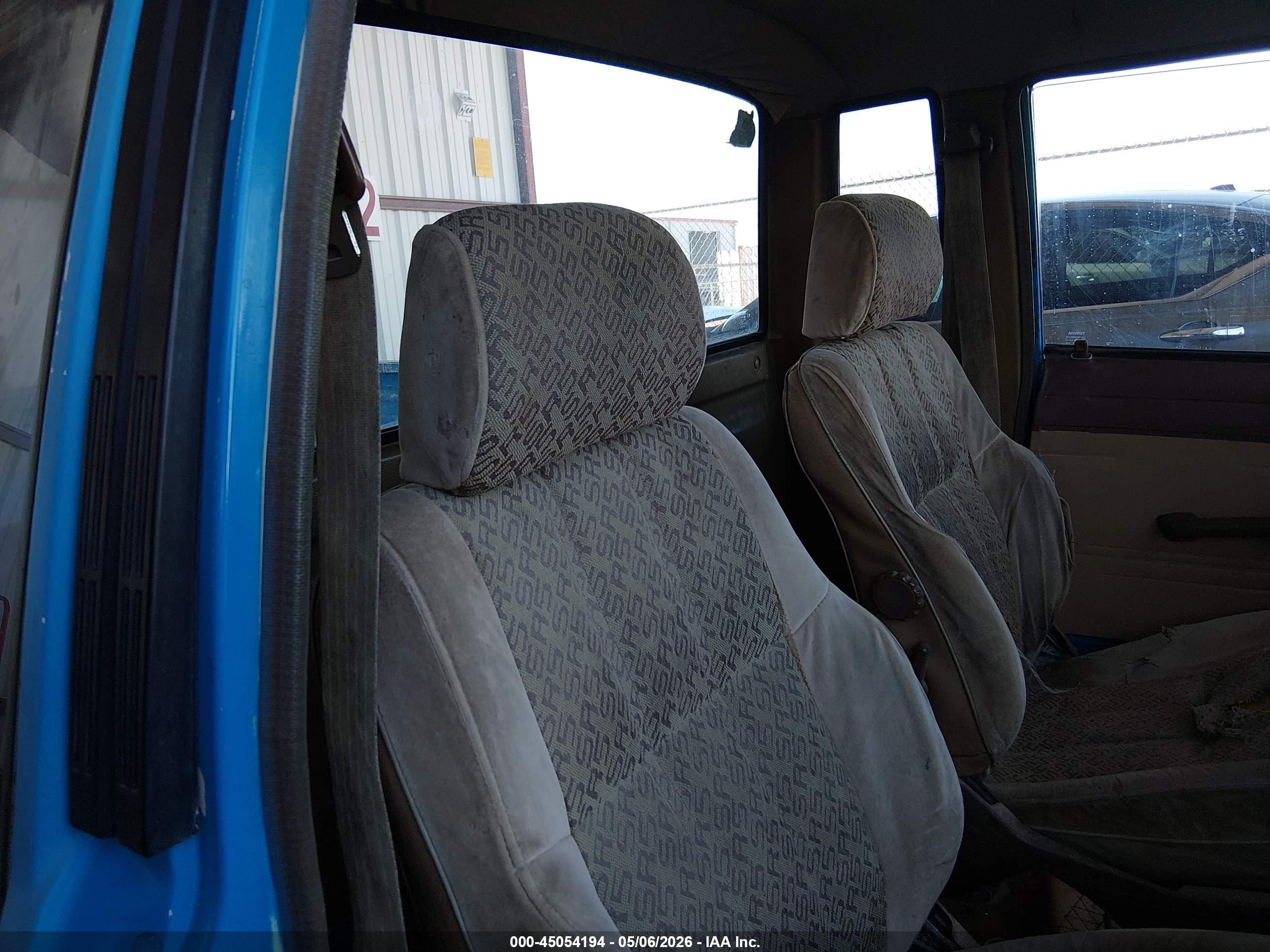 1985 Toyota Pickup Xtracab Rn56 Dlx Blue vin: JT4RN56DXF0113558