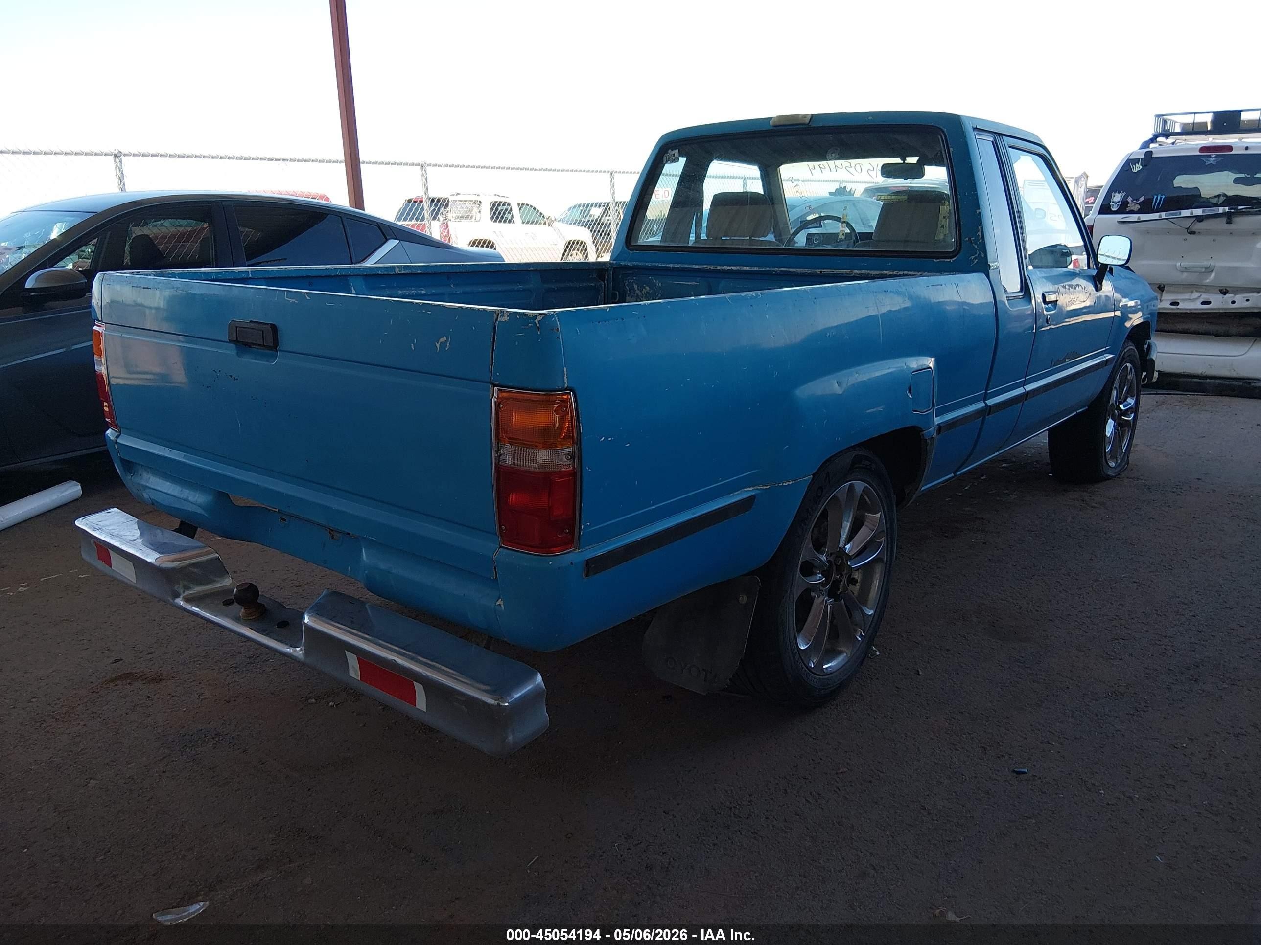 1985 Toyota Pickup Xtracab Rn56 Dlx Blue vin: JT4RN56DXF0113558