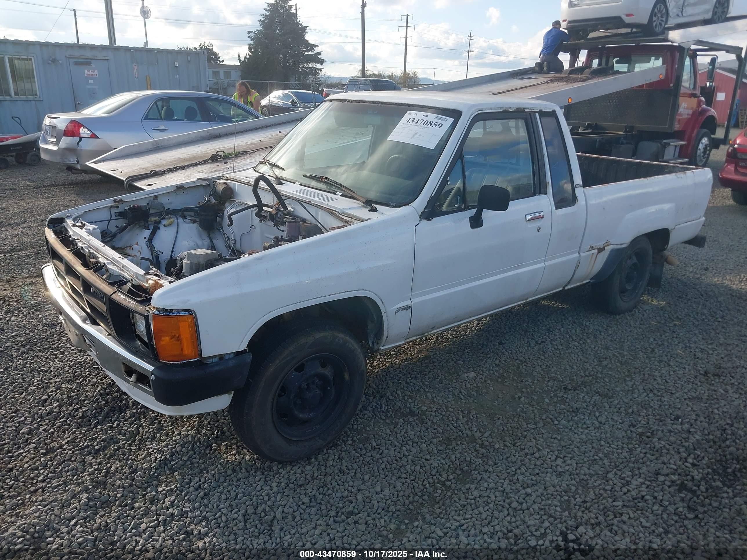 1984 Toyota Pickup Xtracab Rn56 Sr5 White vin: JT4RN56S1E0063775