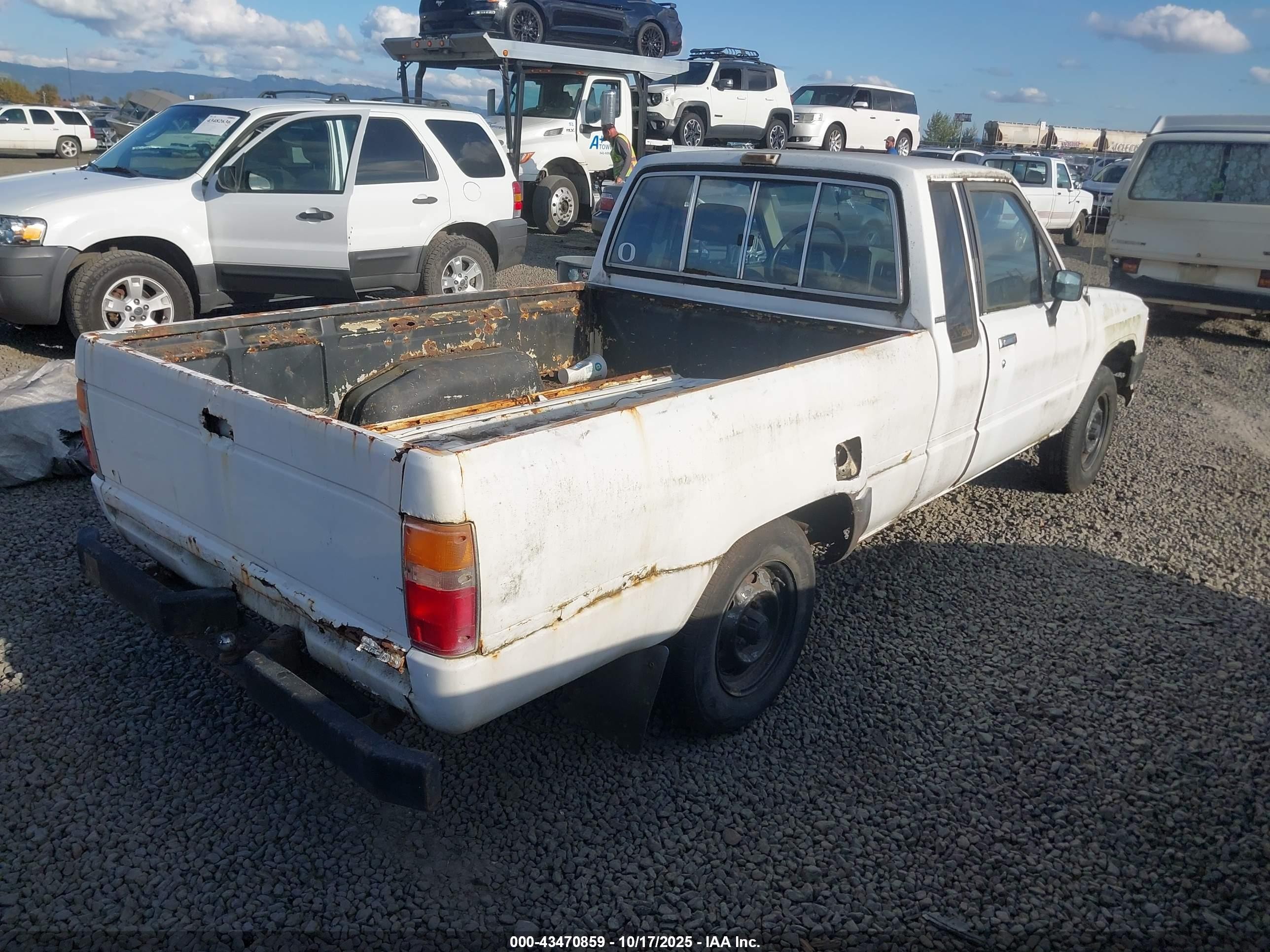 1984 Toyota Pickup Xtracab Rn56 Sr5 White vin: JT4RN56S1E0063775