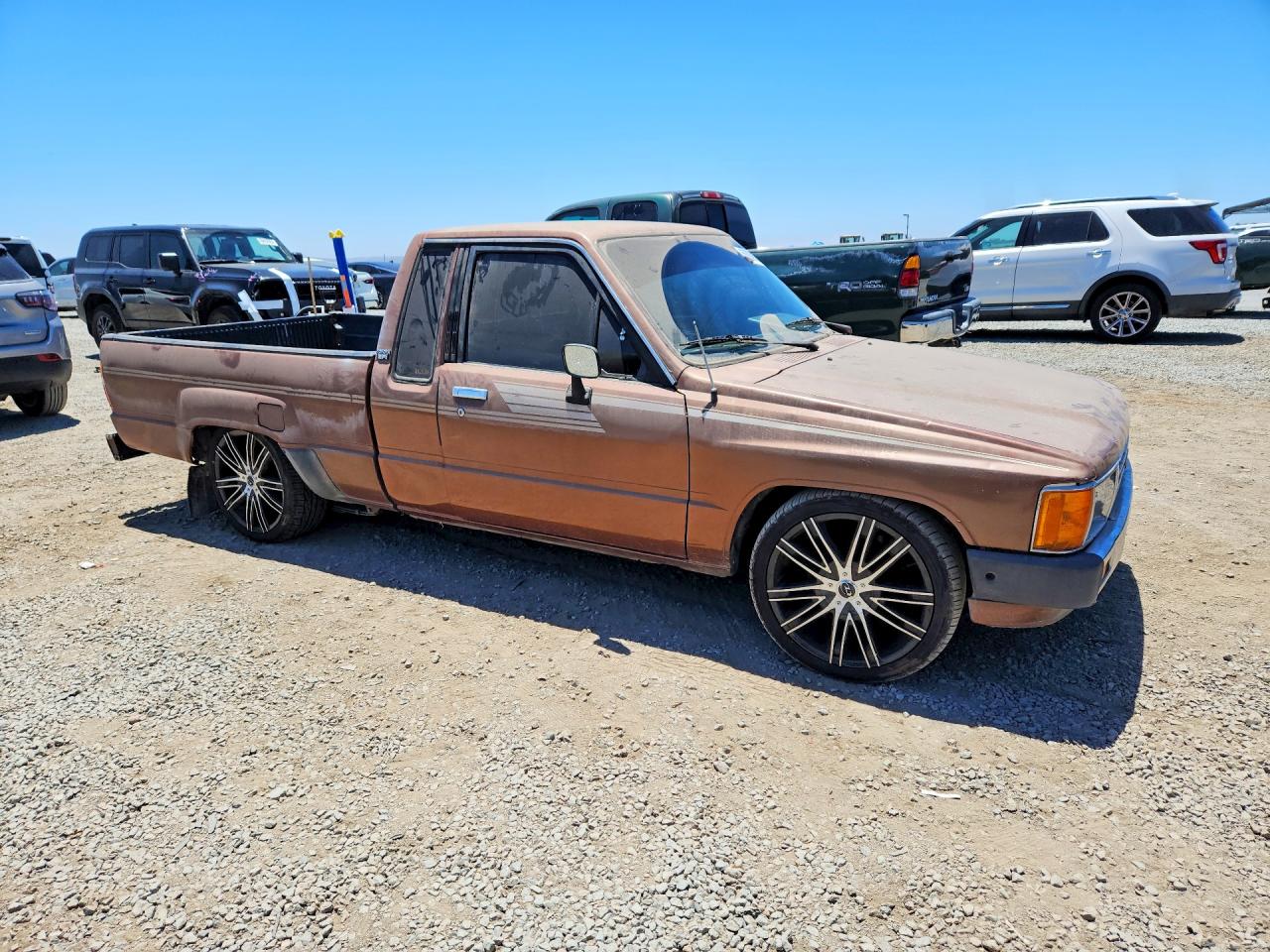 1986 Toyota Pickup Xtracab Rn56 Sr5 Brown vin: JT4RN56S3G7004690