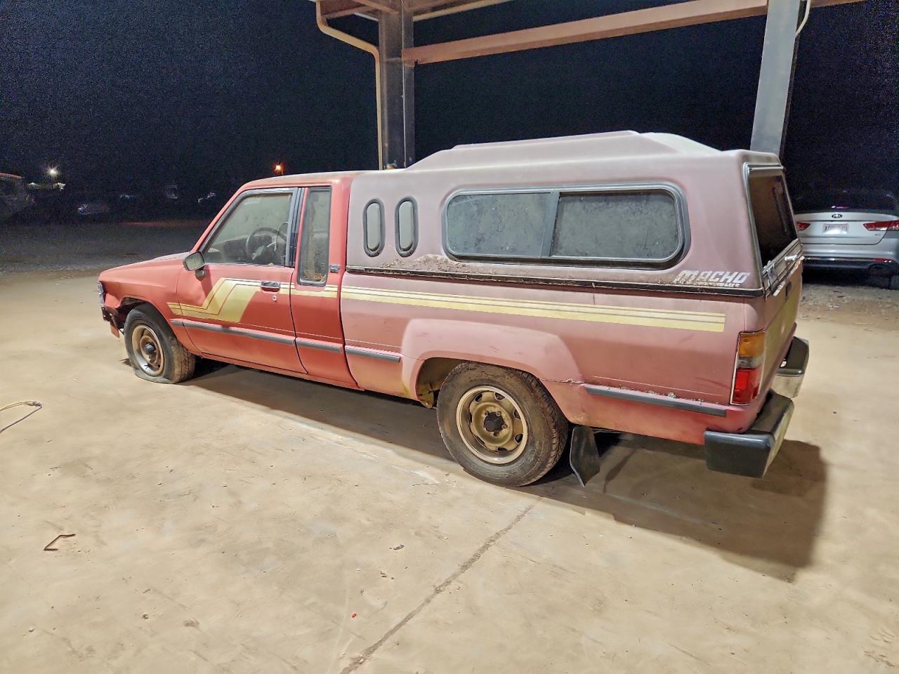 1984 Toyota Pickup Xtracab Rn56 Sr5 Red vin: JT4RN56S9E0067900